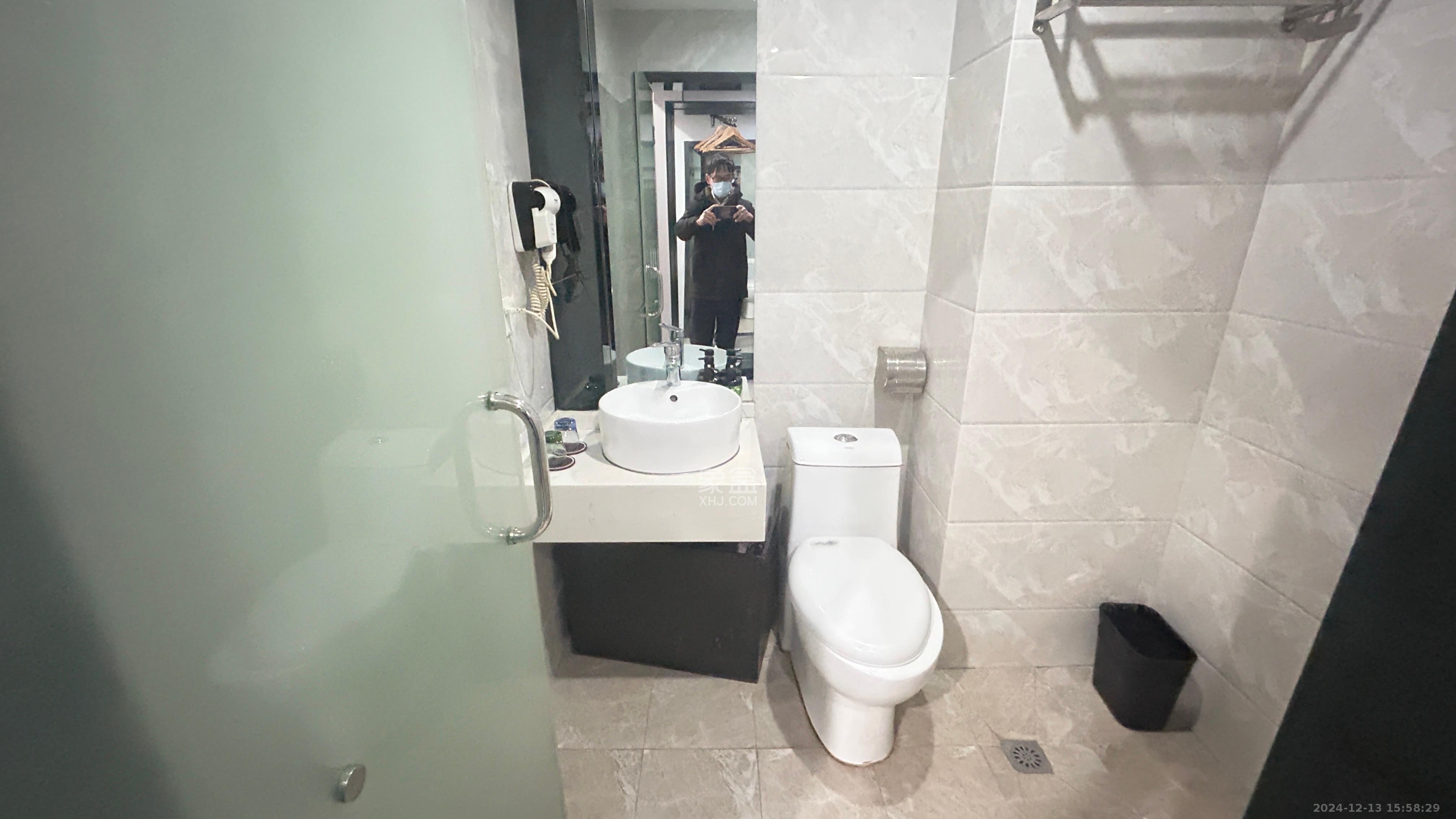 水岸世景  1室1厅1卫   1000.00元/月室内图