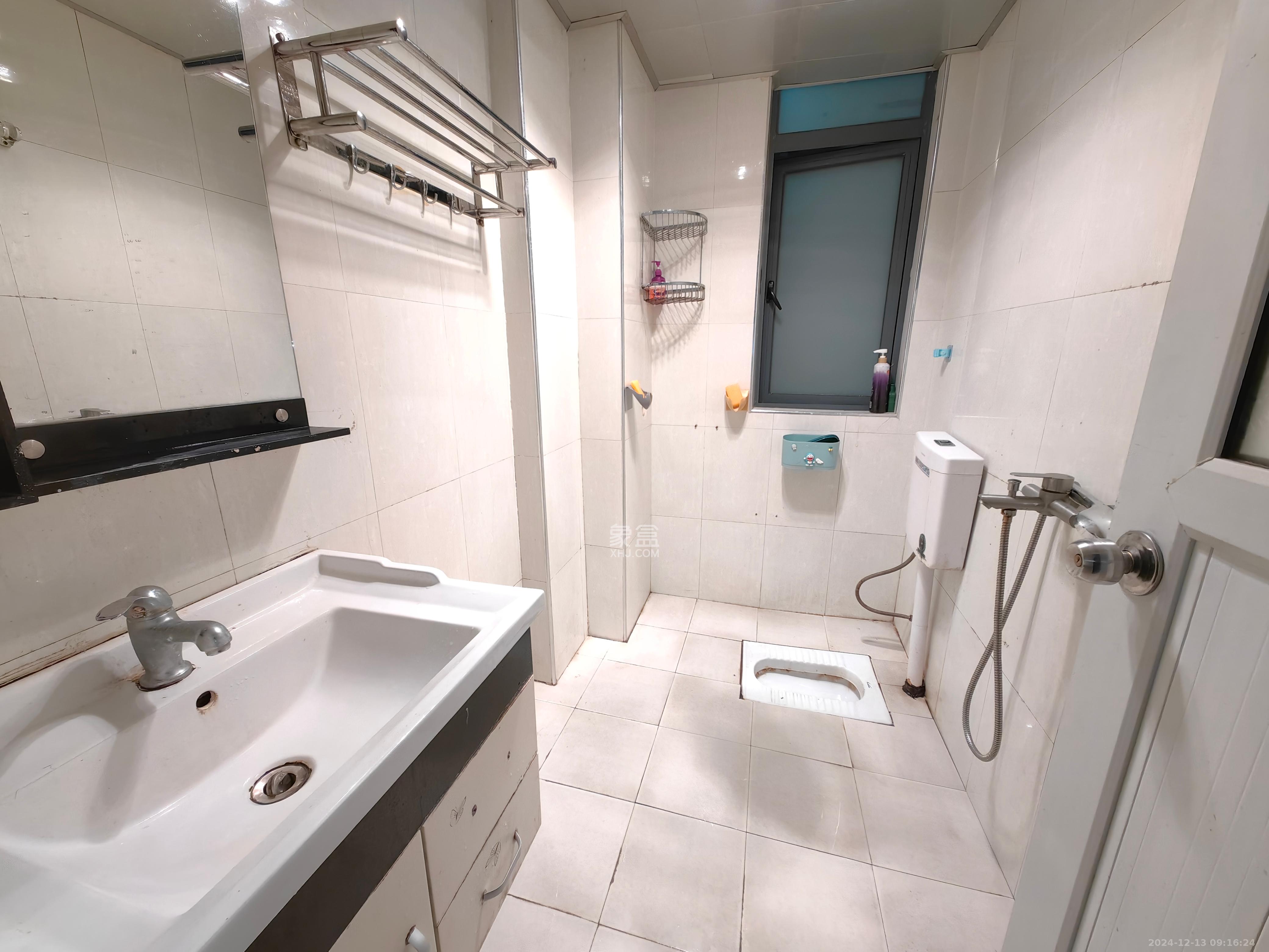 金领家族 1室1厅1卫 1100.0元/月 金领家族 1室1厅1卫 1100.0元/月室内图