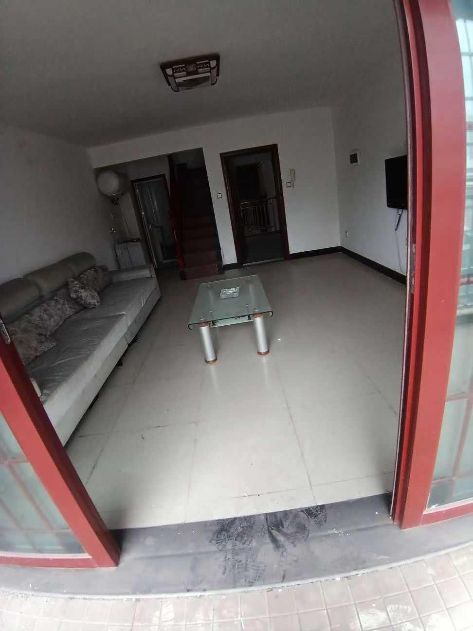 皇城御园 1室1厅1卫 27.8万 皇城御园 1室1厅1卫 27.8万客厅