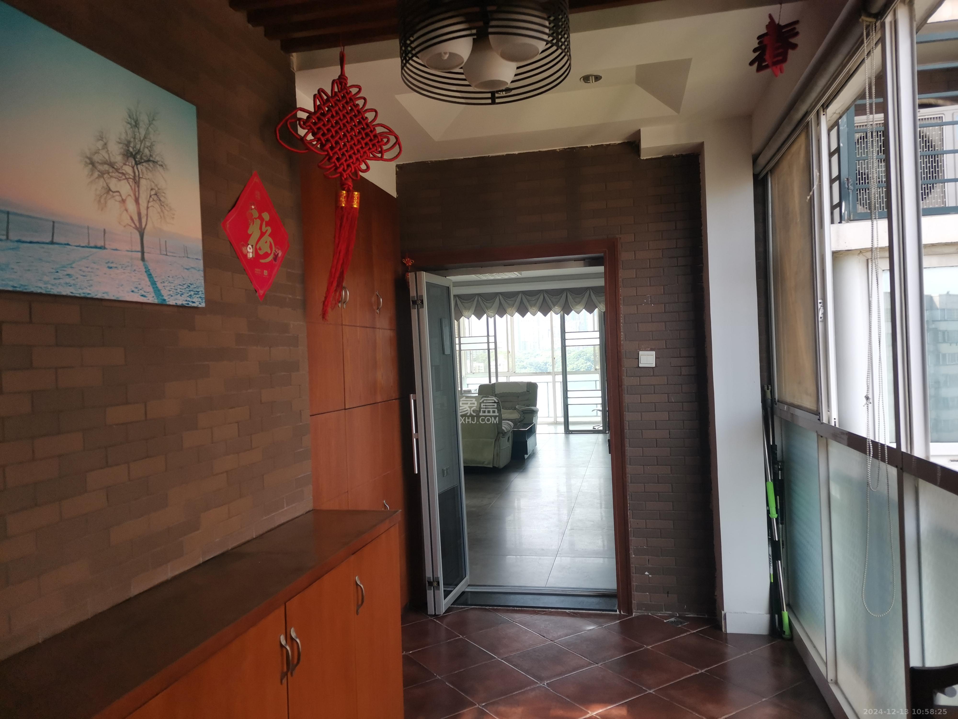 岳麓现代城 3室2厅2卫 4200.0元/月 岳麓现代城 3室2厅2卫 4200.0元/月室内图