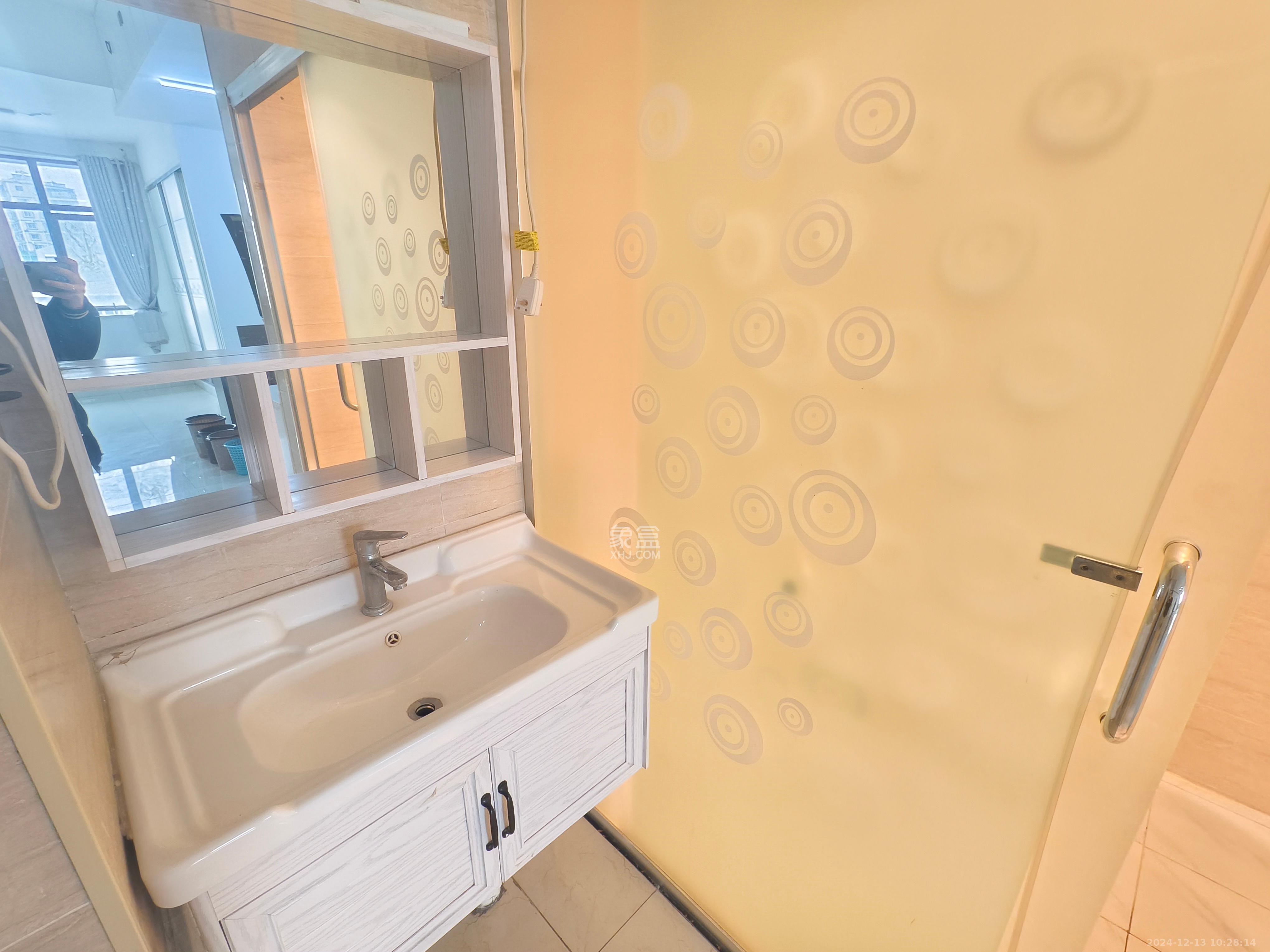 和隆花半里  1室0厅1卫    1800.0元/月 和隆花半里  1室0厅1卫    1800.0元/月室内图