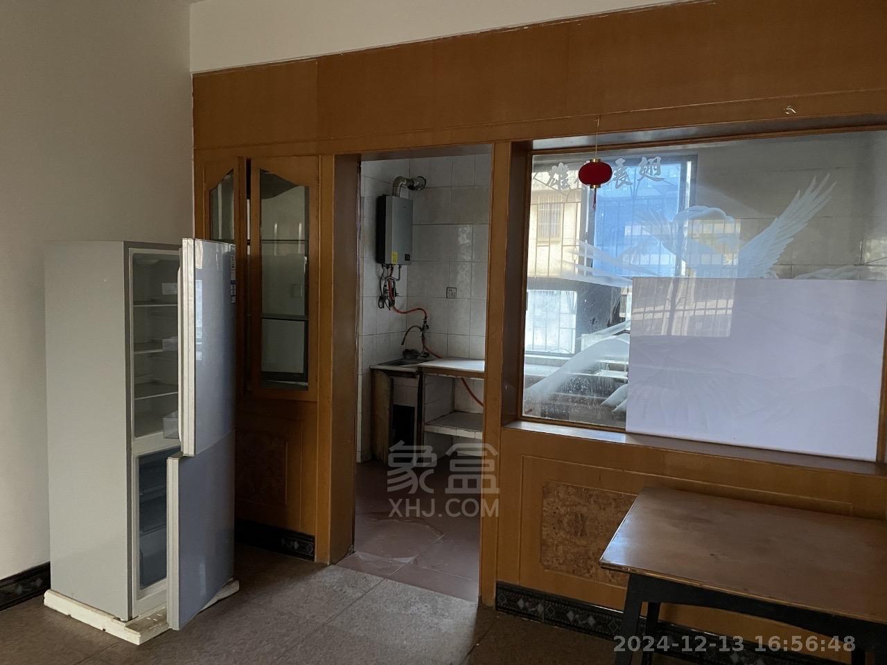 泰山西村  3室2厅1卫    1000.0元/月 泰山西村  3室2厅1卫    1000.0元/月室内图1