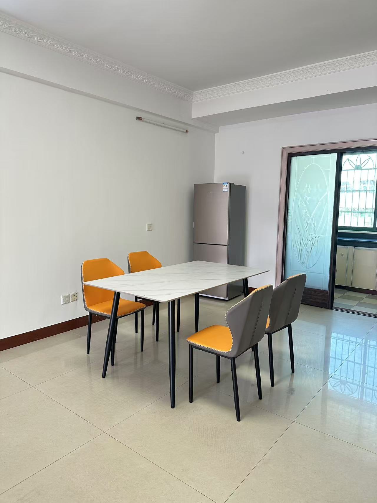 侨盛花园 3室2厅2卫 159.0万 侨盛花园 3室2厅2卫 159.0万客厅