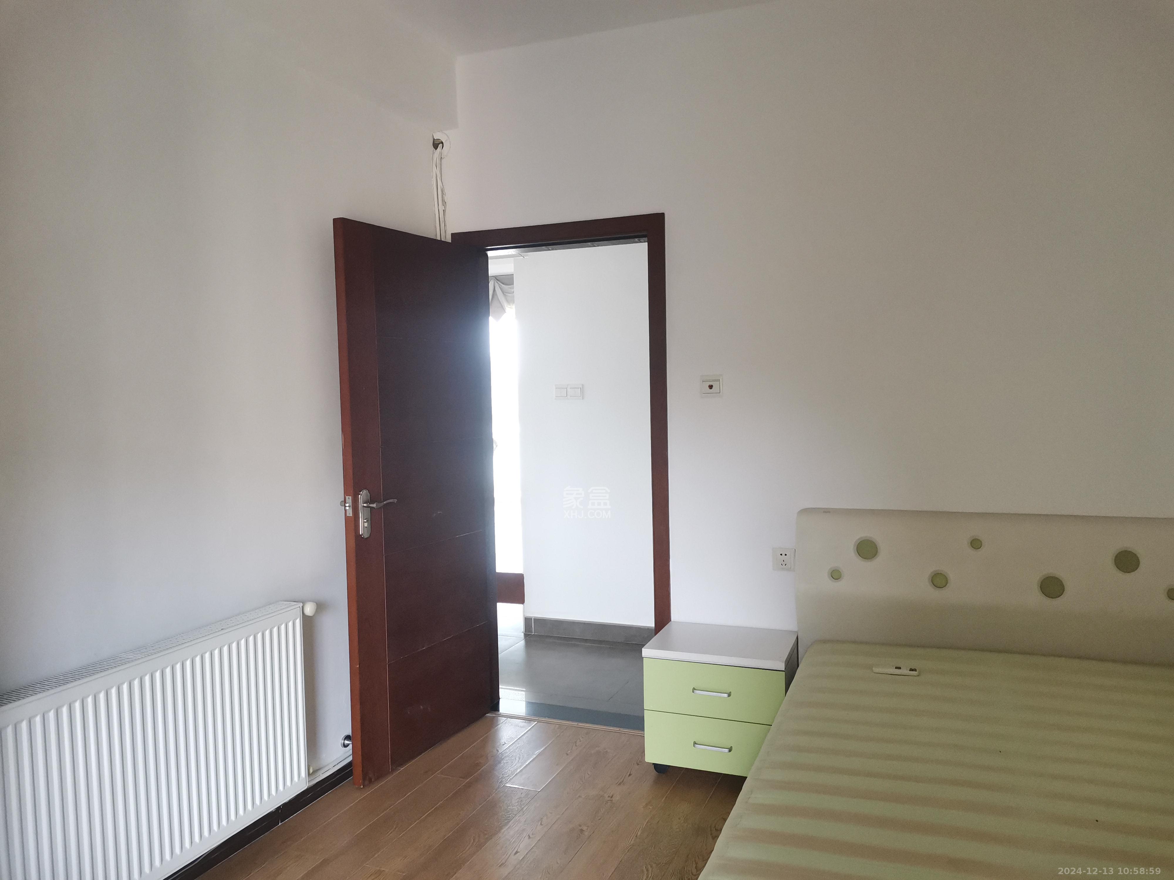 岳麓现代城 3室2厅2卫 4200.0元/月 岳麓现代城 3室2厅2卫 4200.0元/月室内图