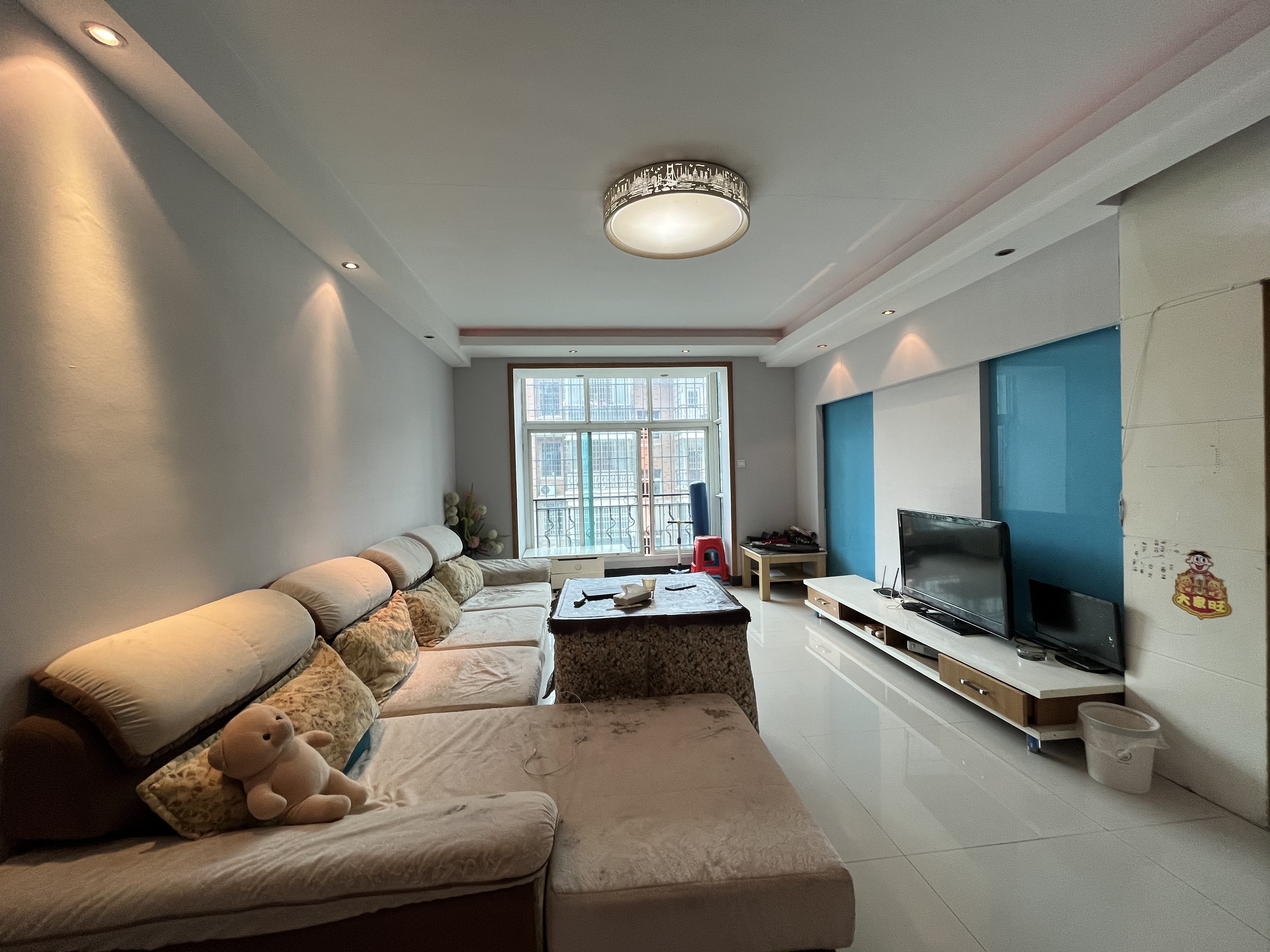 加州阳光小区(吉星阳光) 3室3厅2卫 40.0万 加州阳光小区(吉星阳光) 3室3厅2卫 40.0万客厅