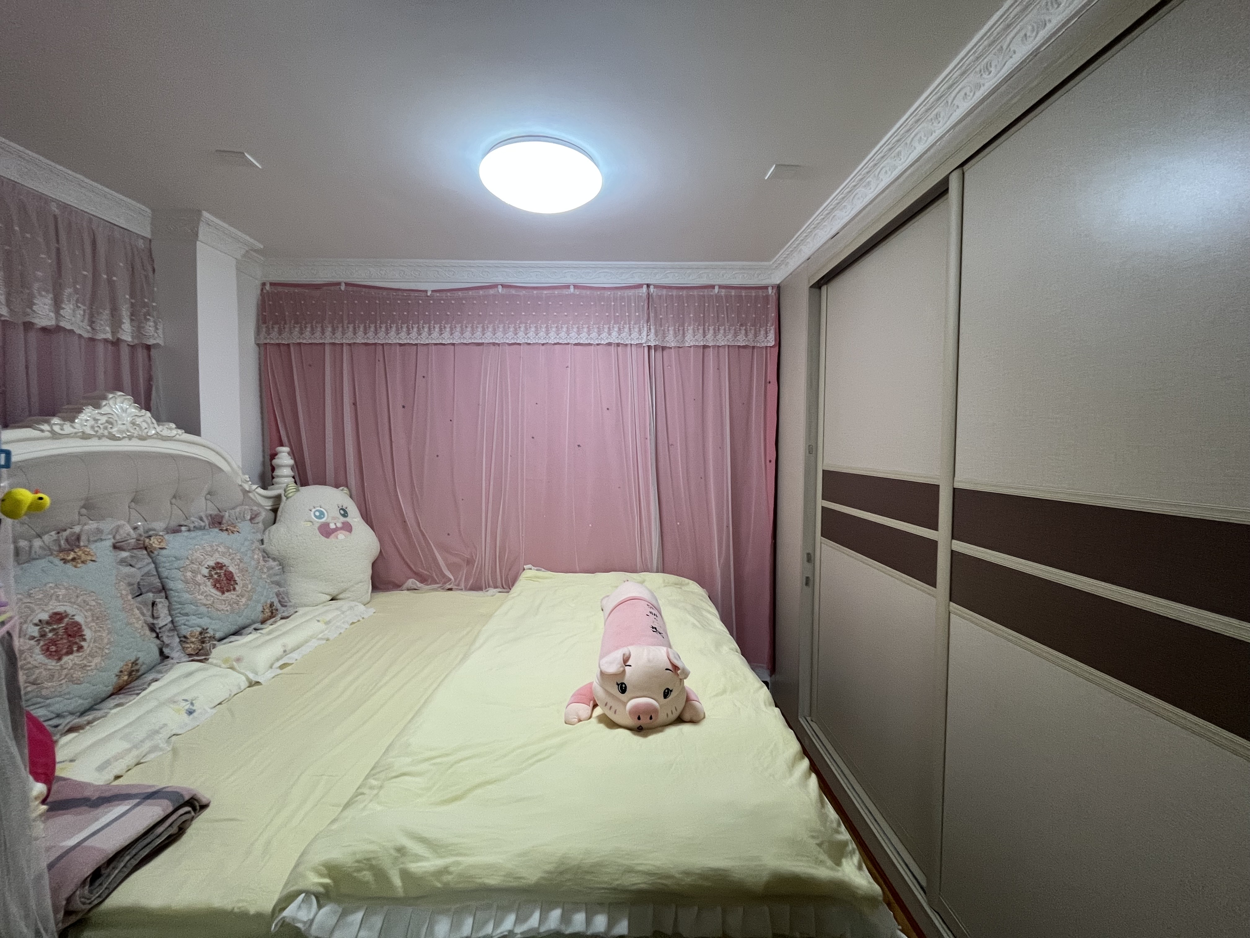鸿星新天地  1室1厅1卫    28.0万客厅