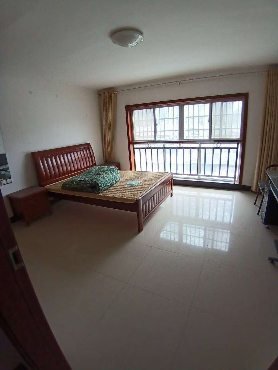 皇城御园 1室1厅1卫 27.8万 皇城御园 1室1厅1卫 27.8万客厅