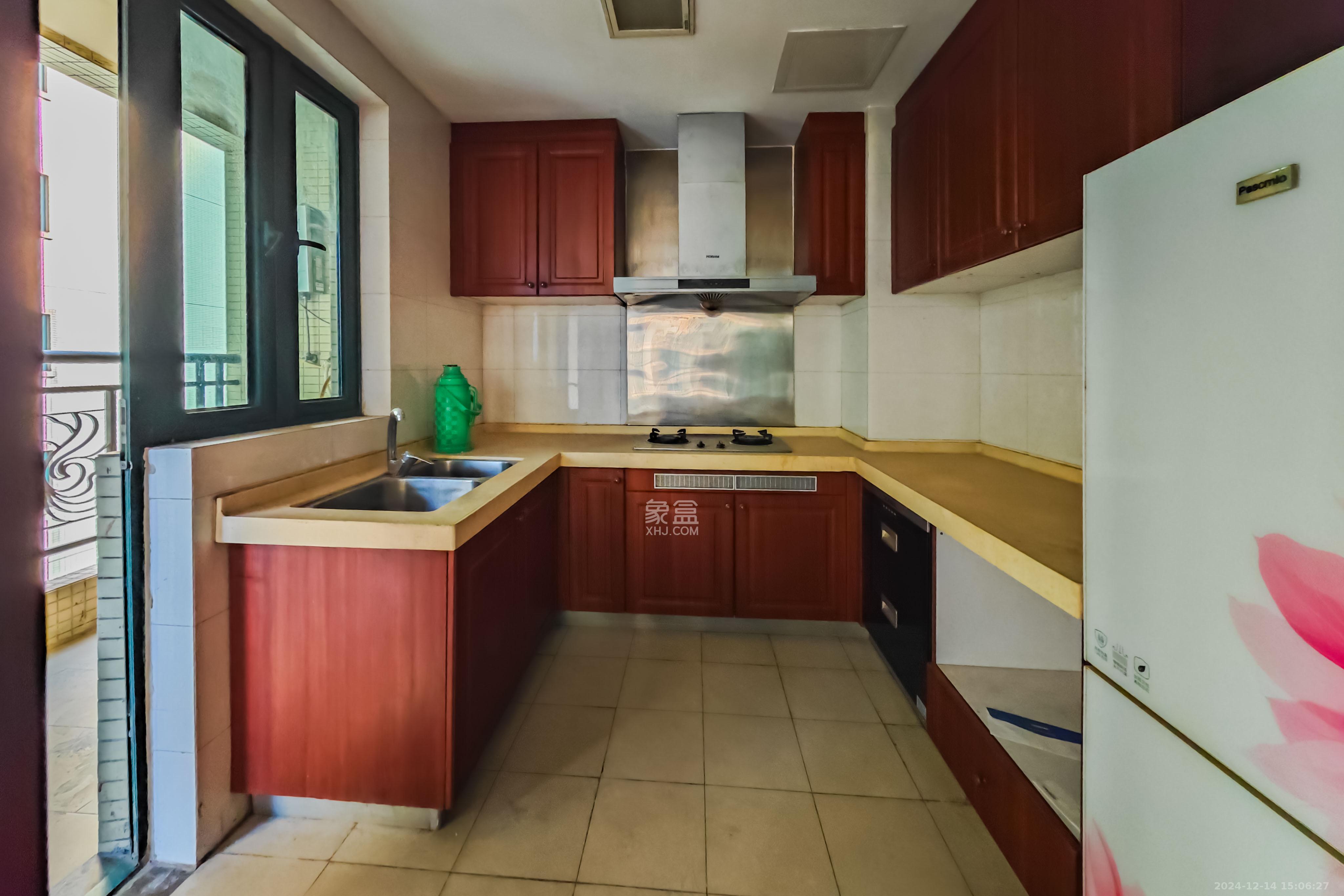 恒大绿洲 3室2厅2卫 2600.0元/月 恒大绿洲 3室2厅2卫 2600.0元/月室内图