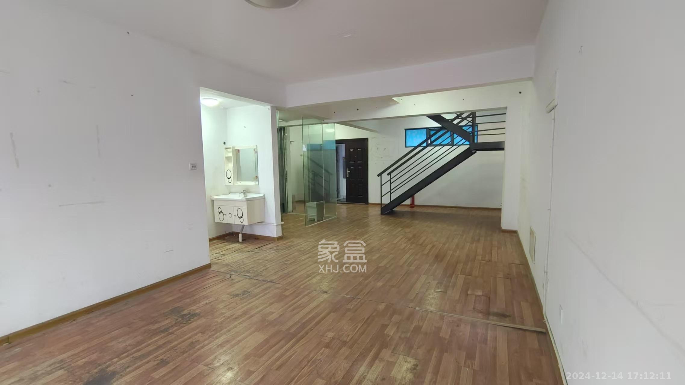 达美美立方 4室2厅1卫 4800.0元/月 达美美立方 4室2厅1卫 4800.0元/月室内图