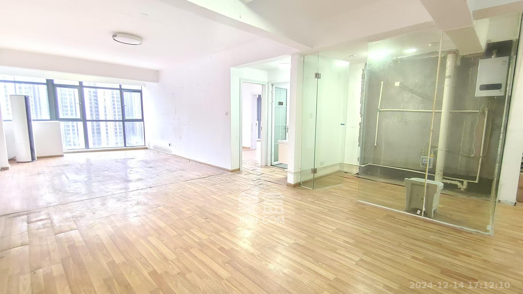 达美美立方 4室2厅1卫 4800.0元/月 达美美立方 4室2厅1卫 4800.0元/月室内图