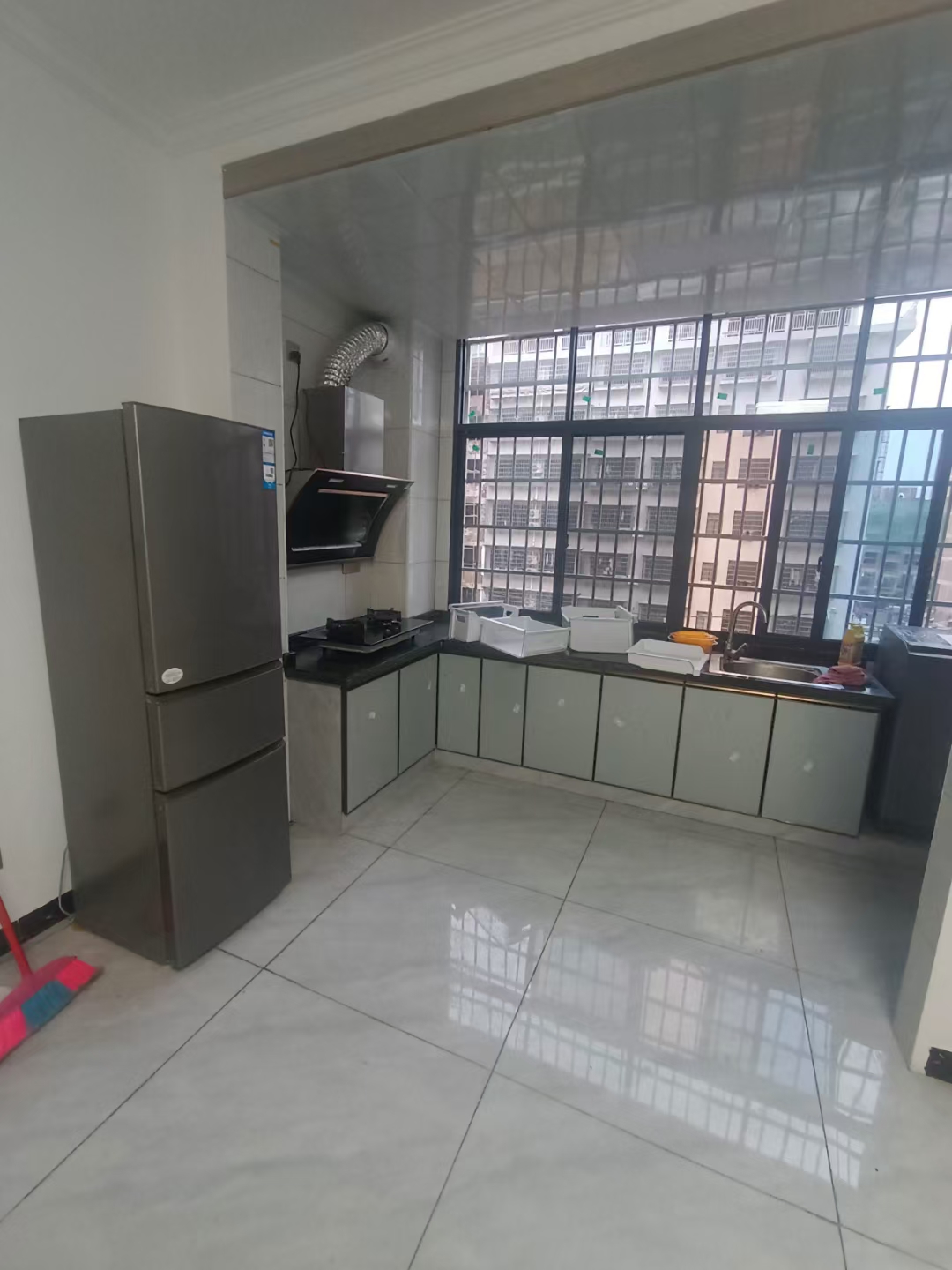 杉树山小区(安置) 3室1厅1卫 900.0元/月 杉树山小区(安置) 3室1厅1卫 900.0元/月室内图