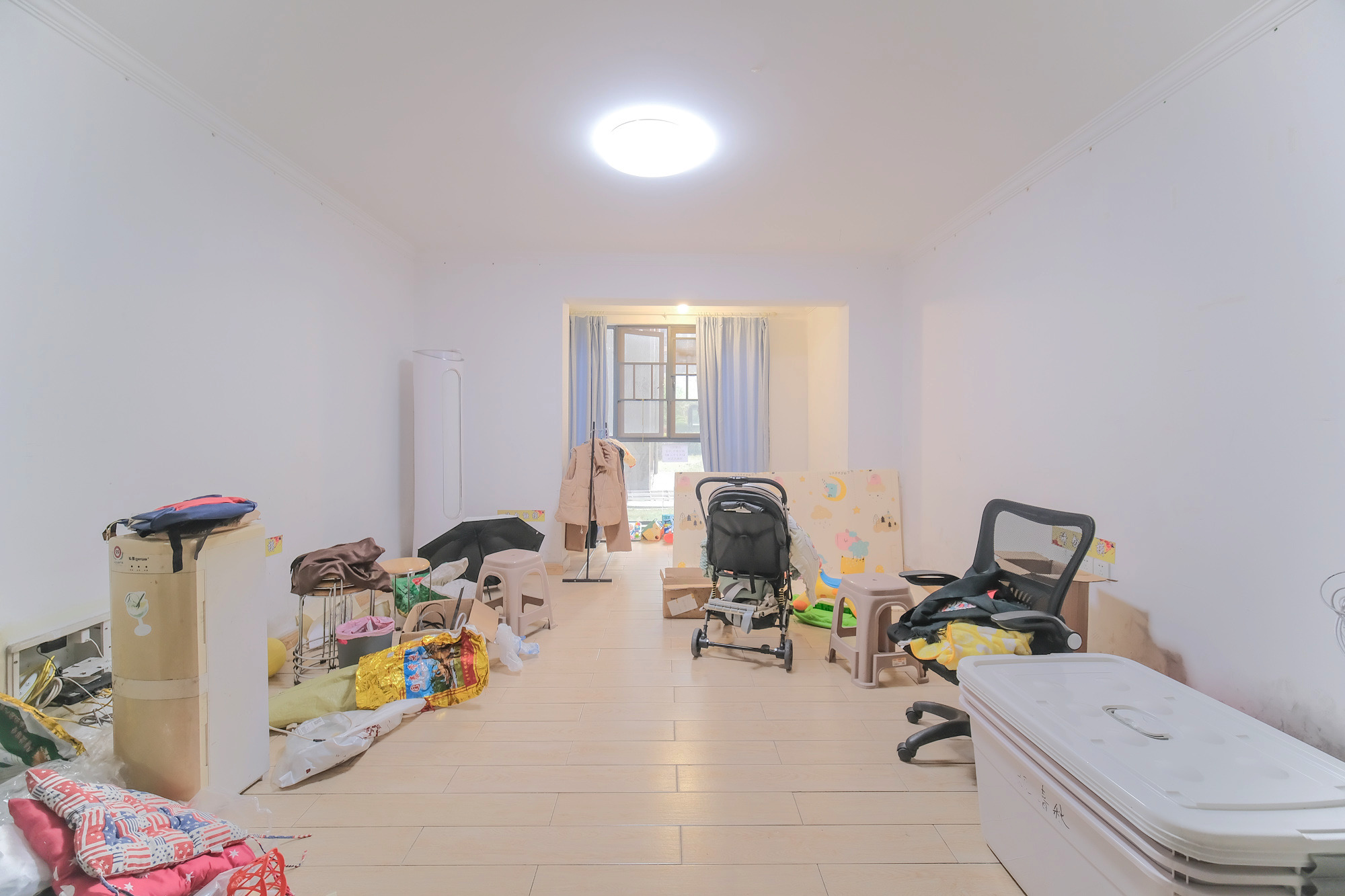 荣盛花语城 4室2厅2卫 109.8万 荣盛花语城 4室2厅2卫 109.8万客厅