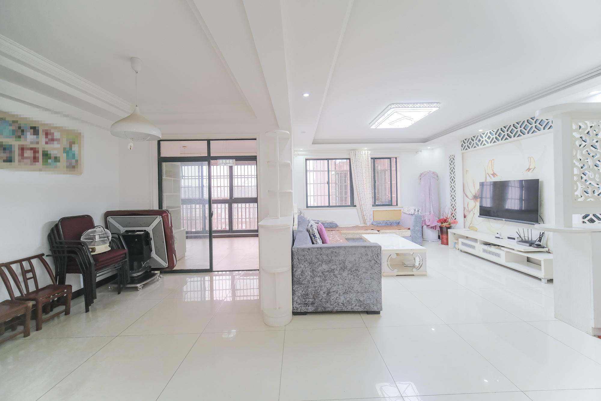 圆梦完美生活 4室2厅2卫 82.0万 圆梦完美生活 4室2厅2卫 82.0万客厅