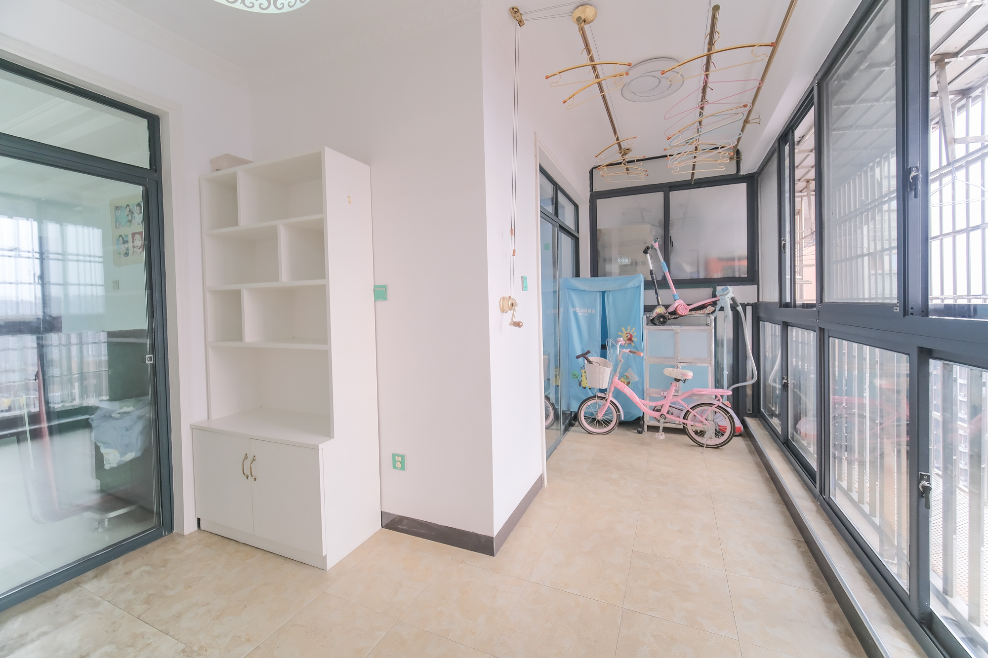 圆梦完美生活 4室2厅2卫 82.0万 圆梦完美生活 4室2厅2卫 82.0万阳台