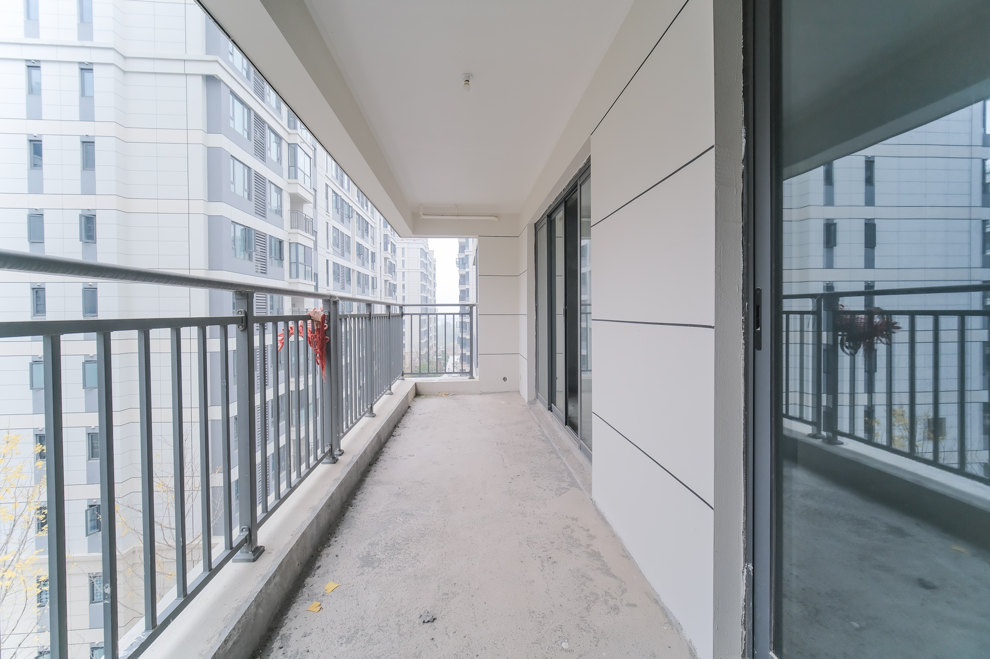 保利金香槟 4室2厅1卫 121.8万 保利金香槟 4室2厅1卫 121.8万阳台