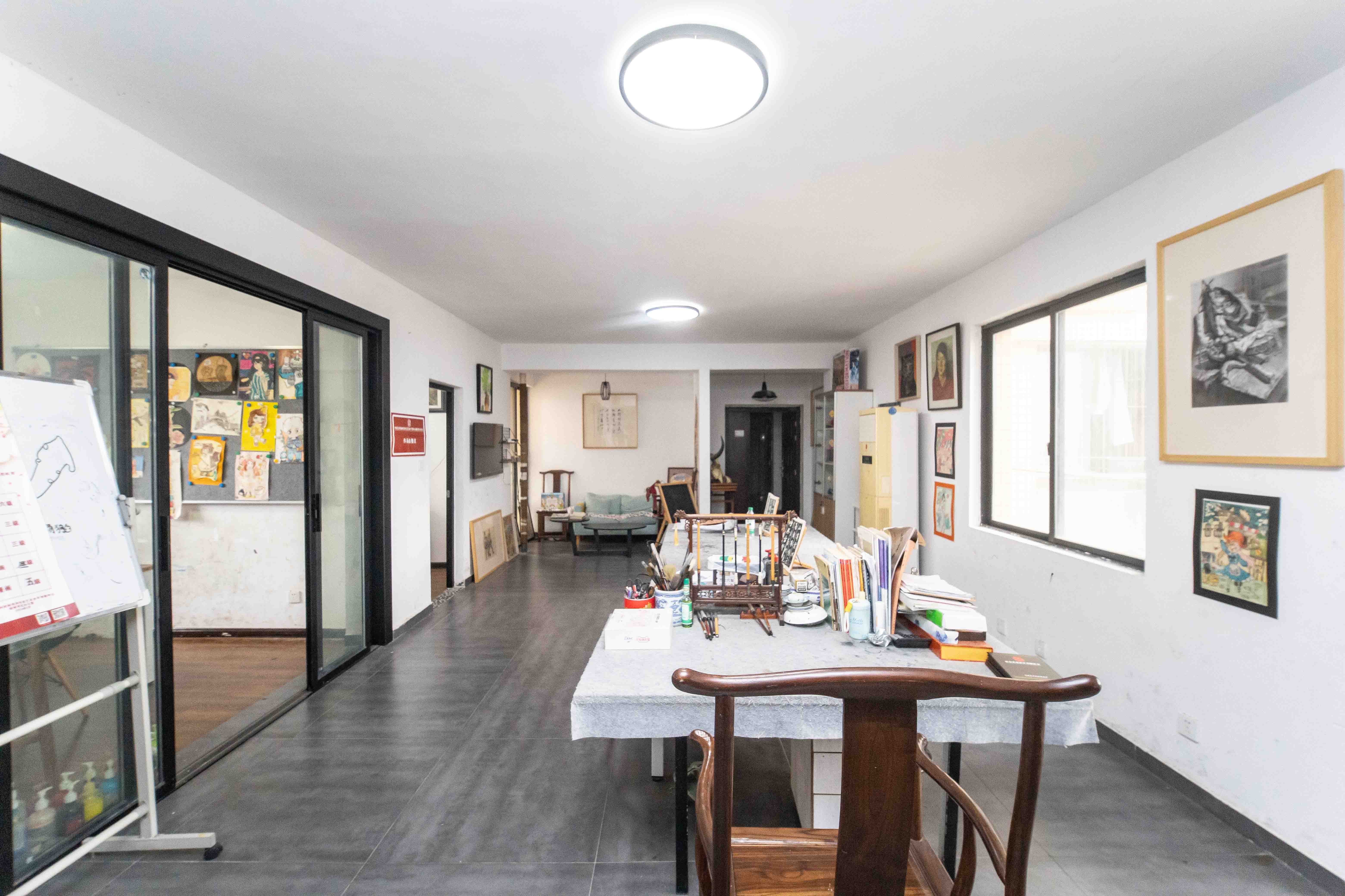 锦湘国际星城三期(锦绣苑) 3室2厅2卫 100.0万 锦湘国际星城三期(锦绣苑) 3室2厅2卫 100.0万客厅