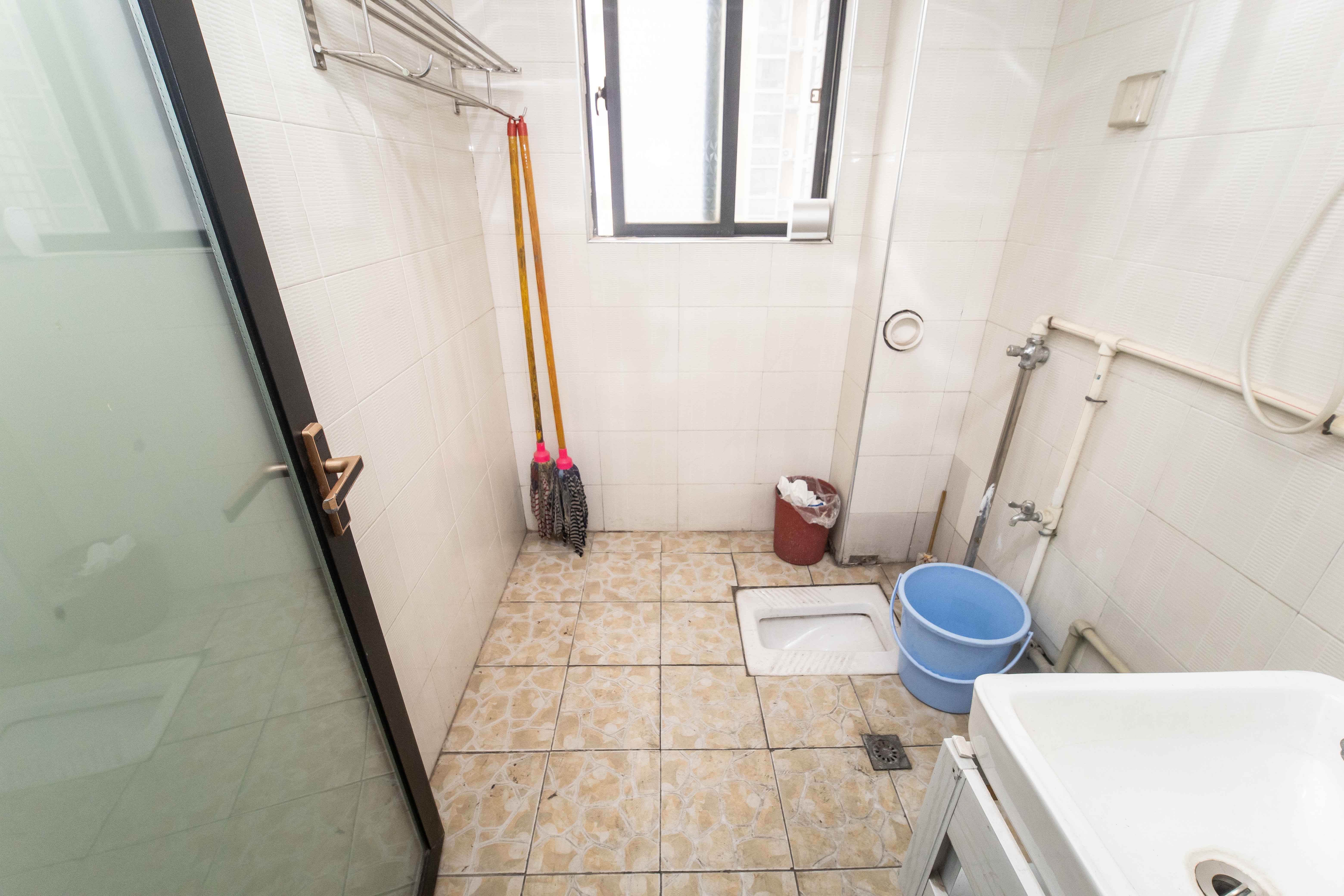 锦湘国际星城三期(锦绣苑) 3室2厅2卫 100.0万 锦湘国际星城三期(锦绣苑) 3室2厅2卫 100.0万卫生间