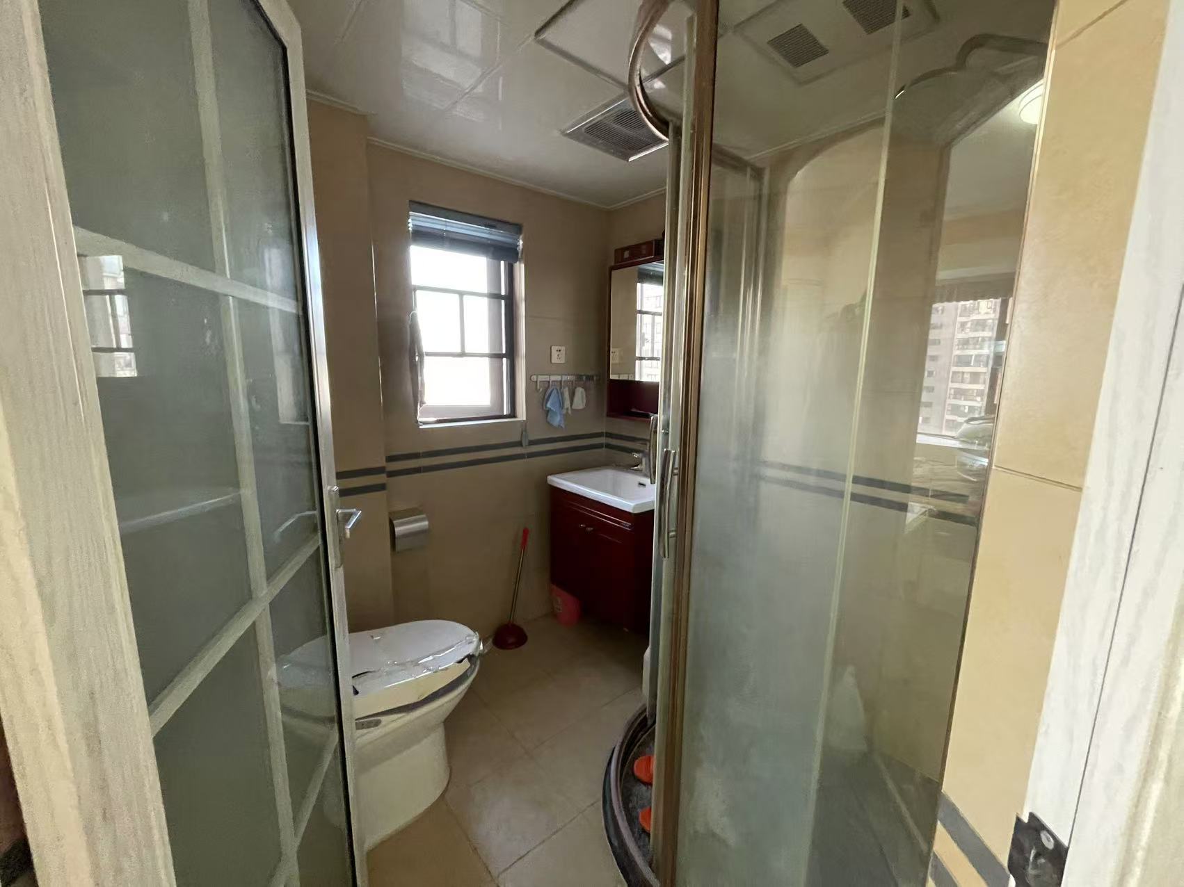 蓝溪谷 4室2厅2卫 74.0万 蓝溪谷 4室2厅2卫 74.0万室内图