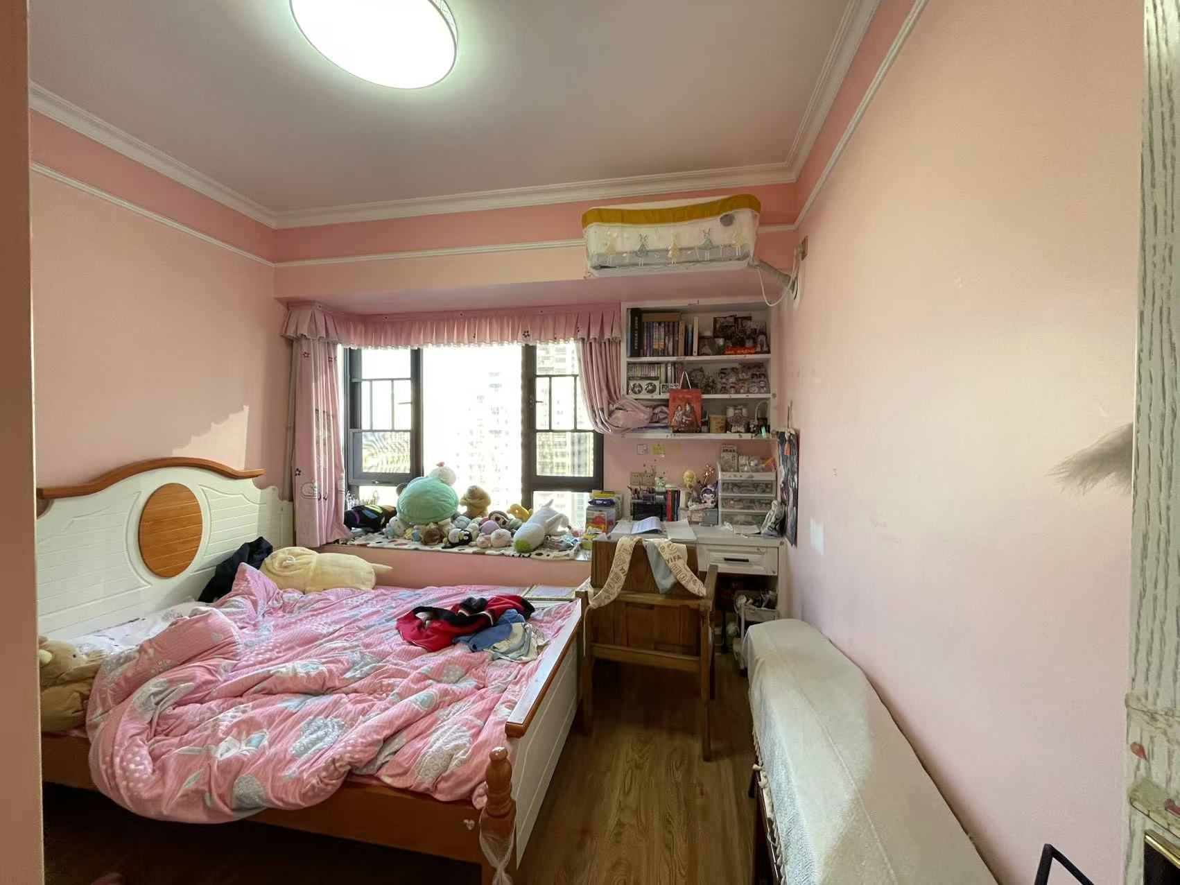 蓝溪谷 4室2厅2卫 74.0万 蓝溪谷 4室2厅2卫 74.0万室内图