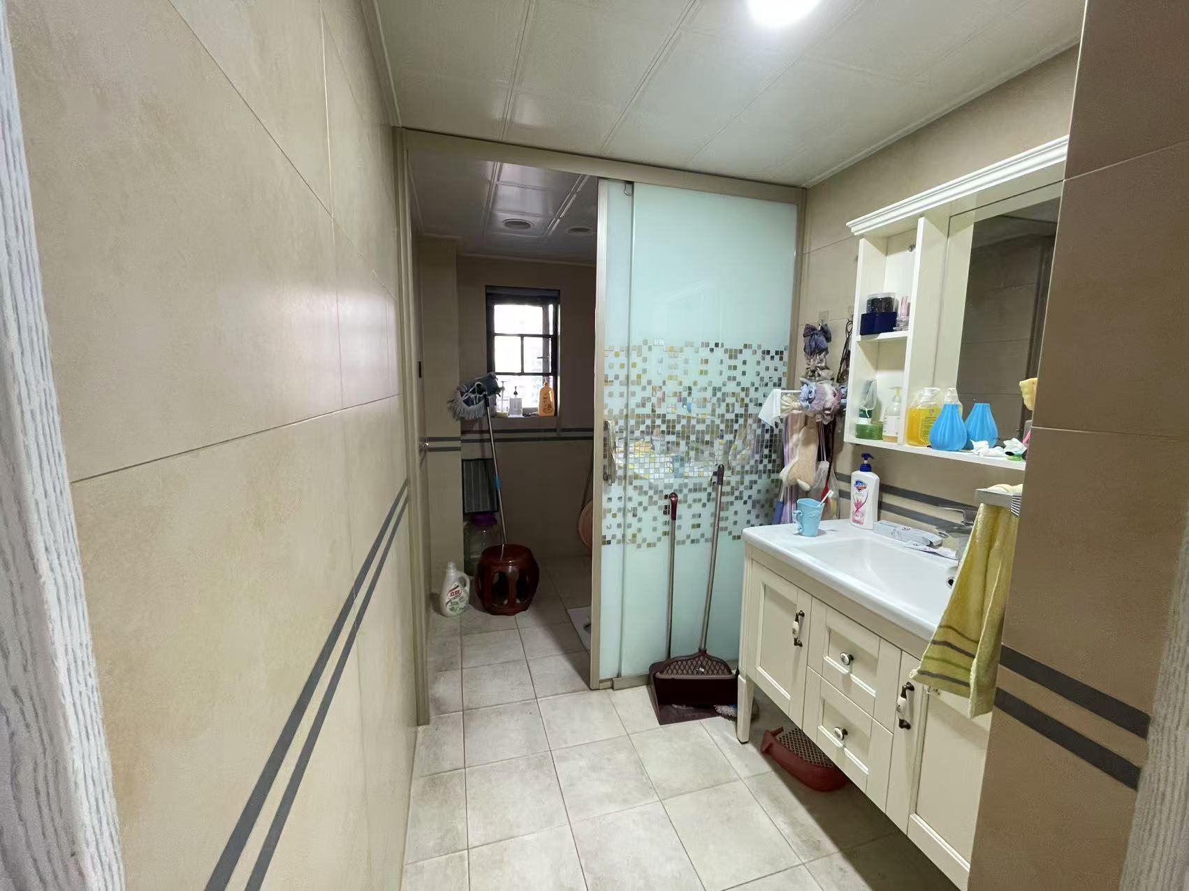 蓝溪谷 4室2厅2卫 74.0万 蓝溪谷 4室2厅2卫 74.0万室内图