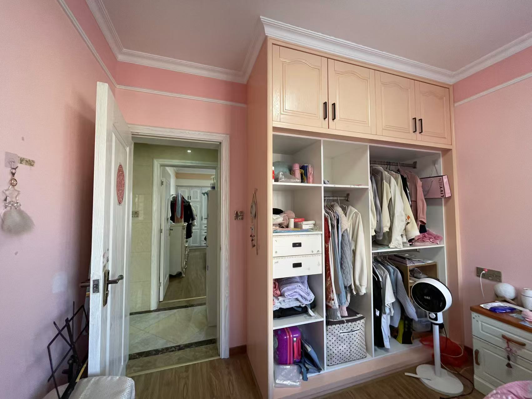 蓝溪谷 4室2厅2卫 74.0万 蓝溪谷 4室2厅2卫 74.0万室内图