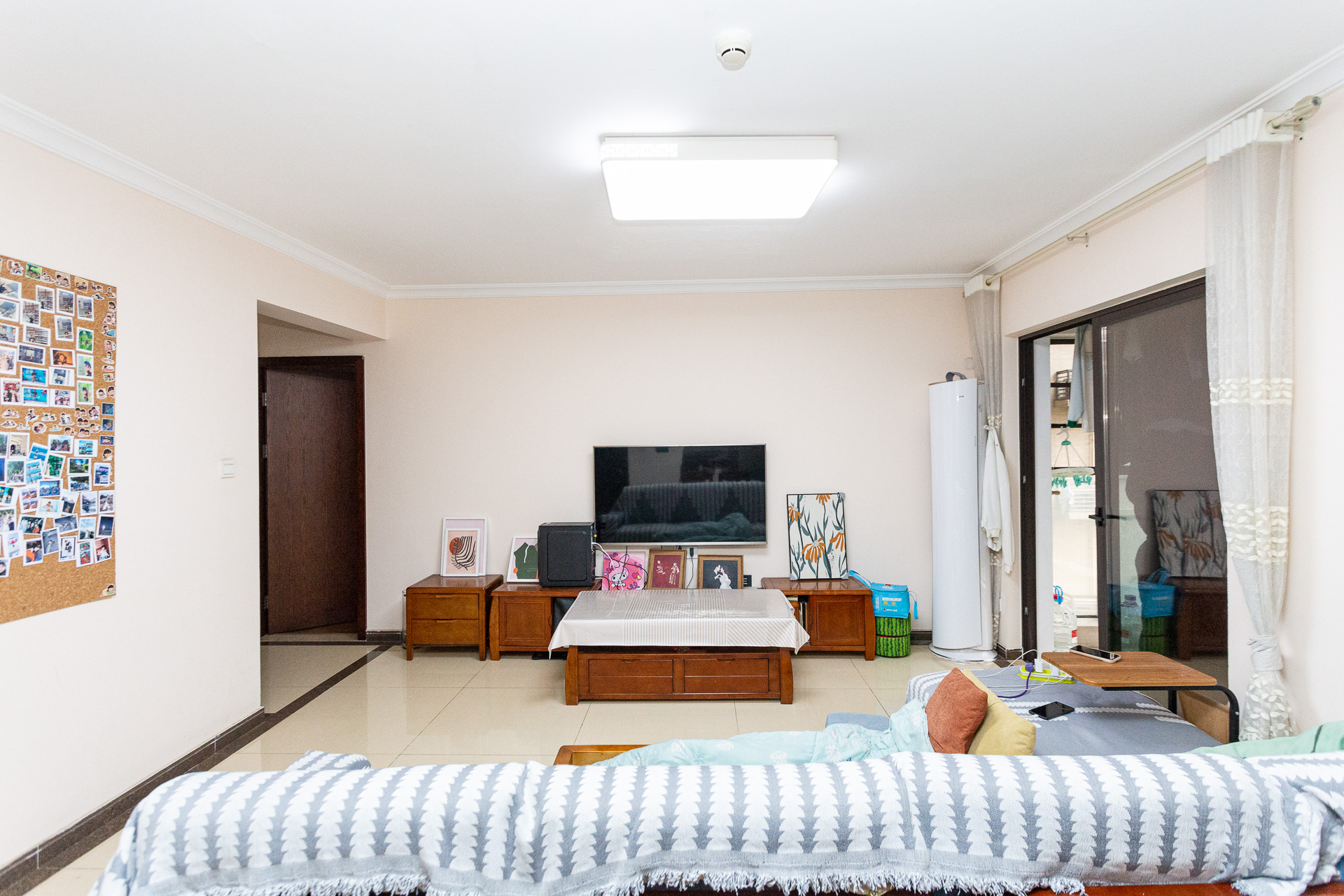 时代倾城二期  4室2厅2卫    90.0万 时代倾城二期  4室2厅2卫    90.0万客厅