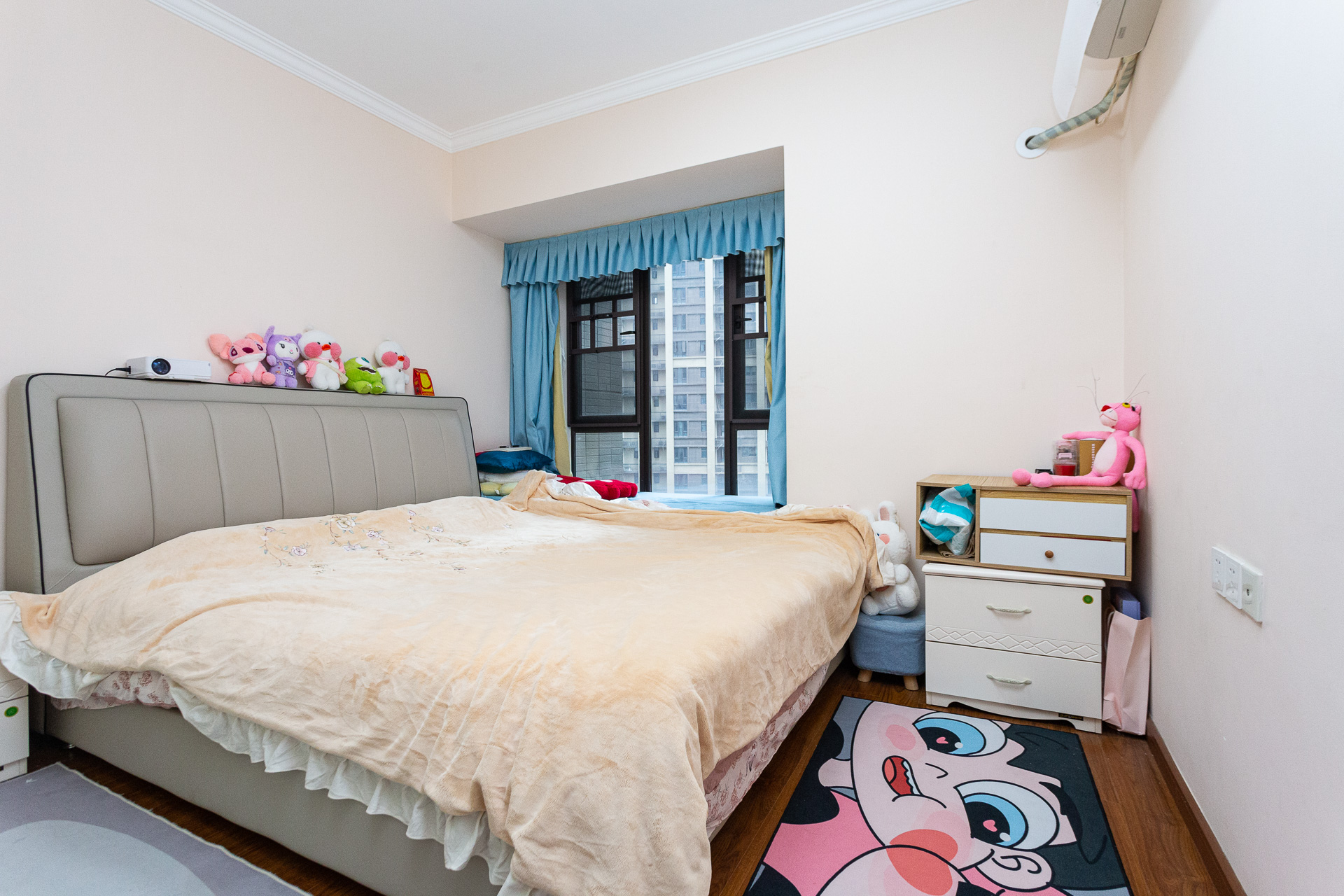 时代倾城二期  4室2厅2卫    90.0万 时代倾城二期  4室2厅2卫    90.0万卧室