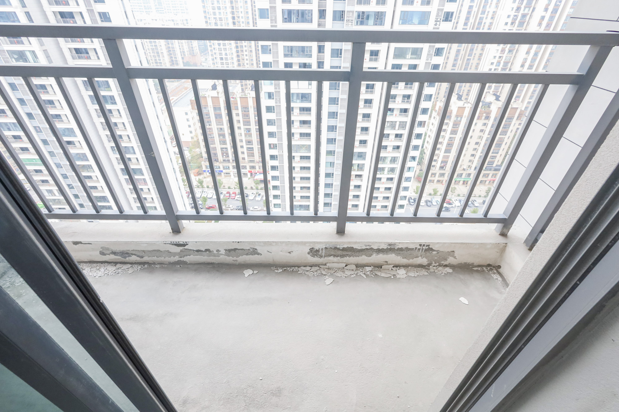 诺德滨江逸园（中铁逸园）  4室2厅2卫   188.00万阳台