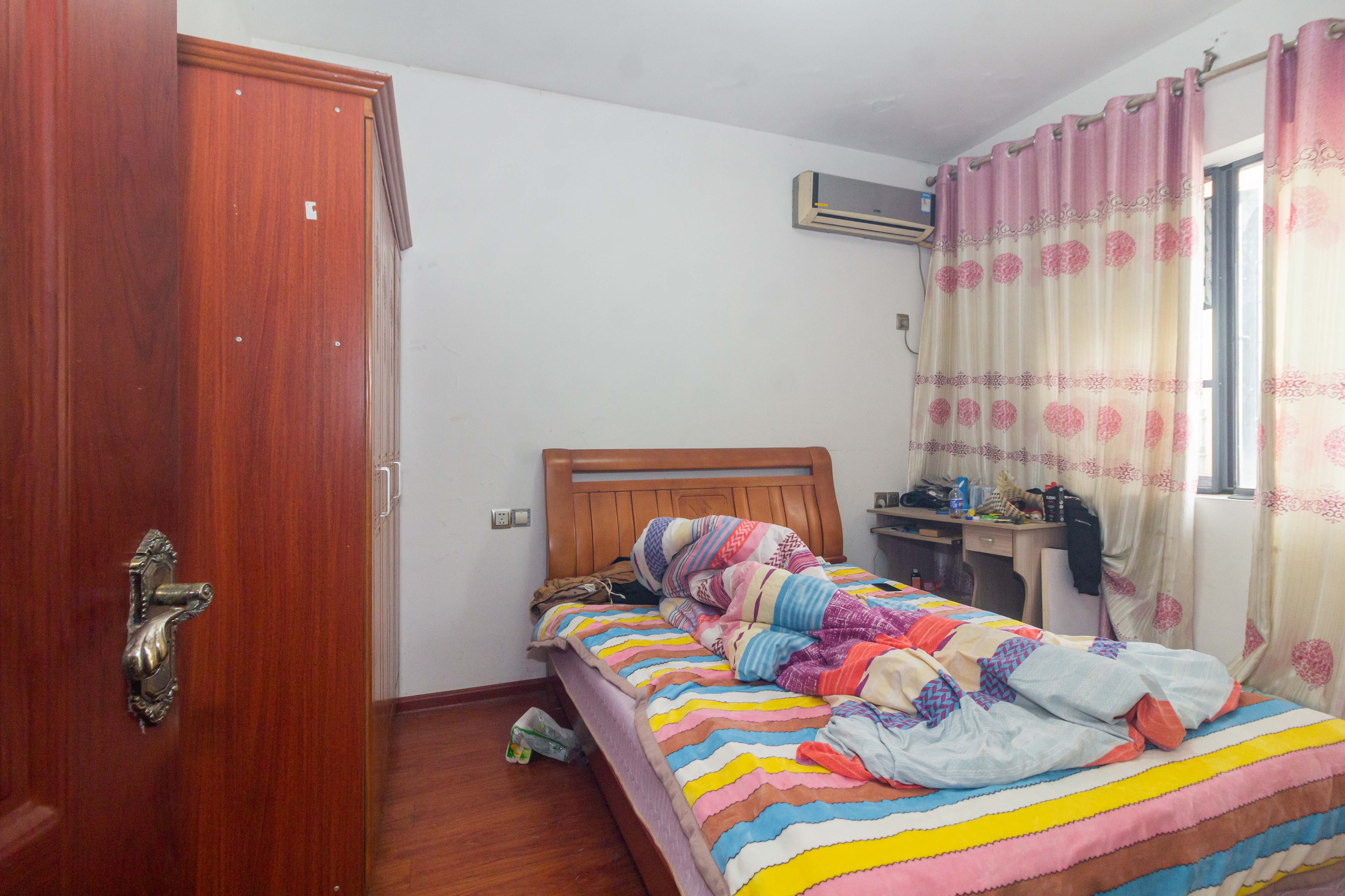 中国铁建国际城一期  4室2厅2卫    76.0万 中国铁建国际城一期  4室2厅2卫    76.0万卧室