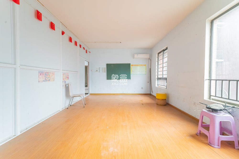 华润凤凰城二期  4室2厅2卫    96.0万