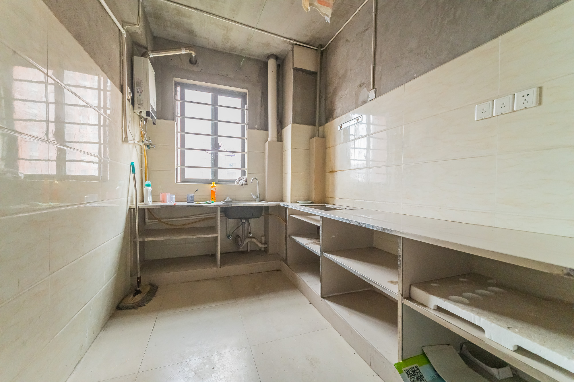 华润凤凰城二期 4室2厅2卫 96.0万 华润凤凰城二期 4室2厅2卫 96.0万其他