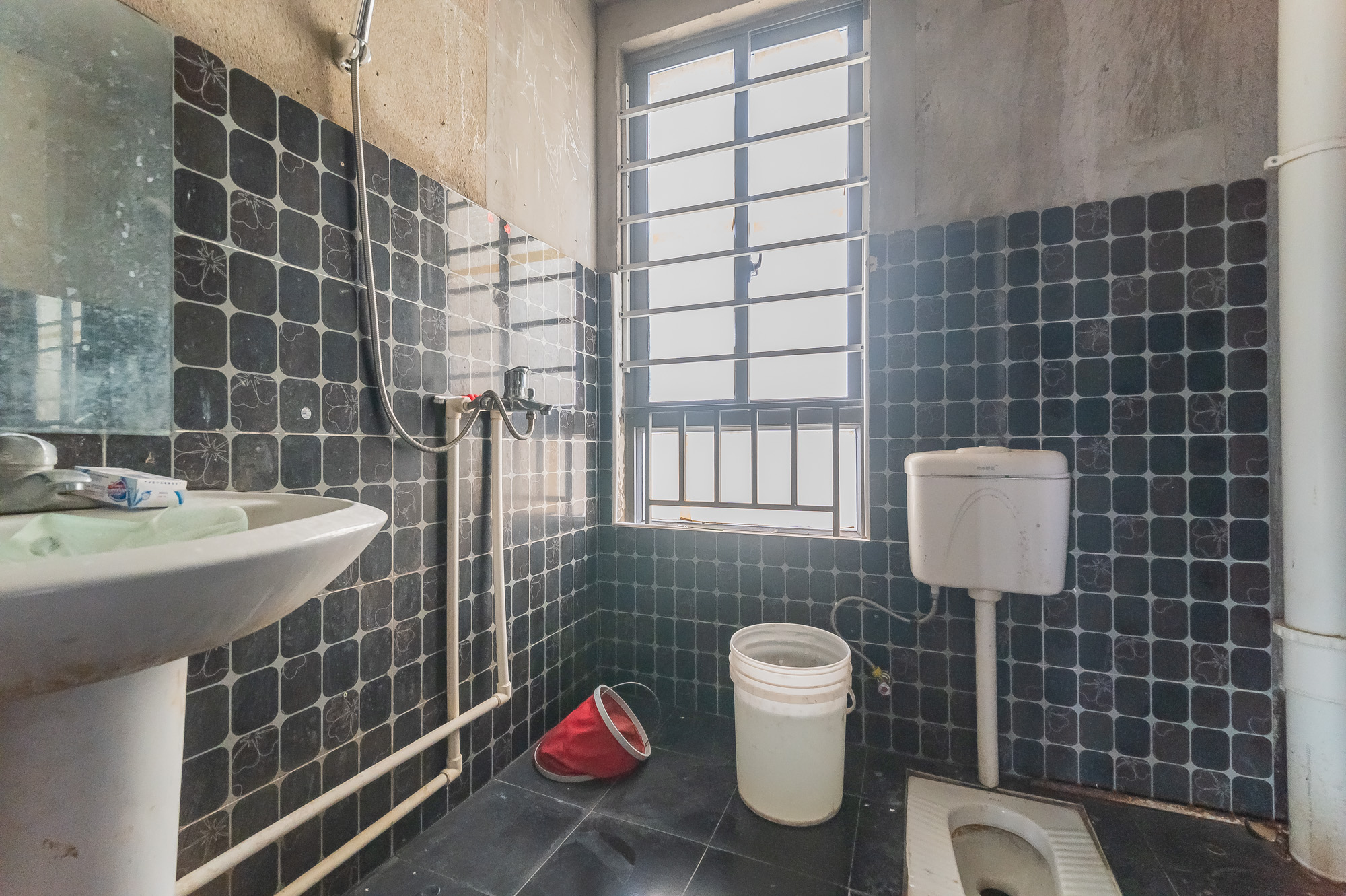 华润凤凰城二期 4室2厅2卫 96.0万 华润凤凰城二期 4室2厅2卫 96.0万其他