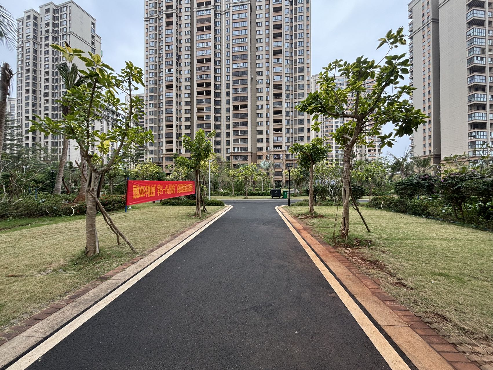 绿地海森林 3室1厅1卫 116.0万 绿地海森林 3室1厅1卫 116.0万小区图