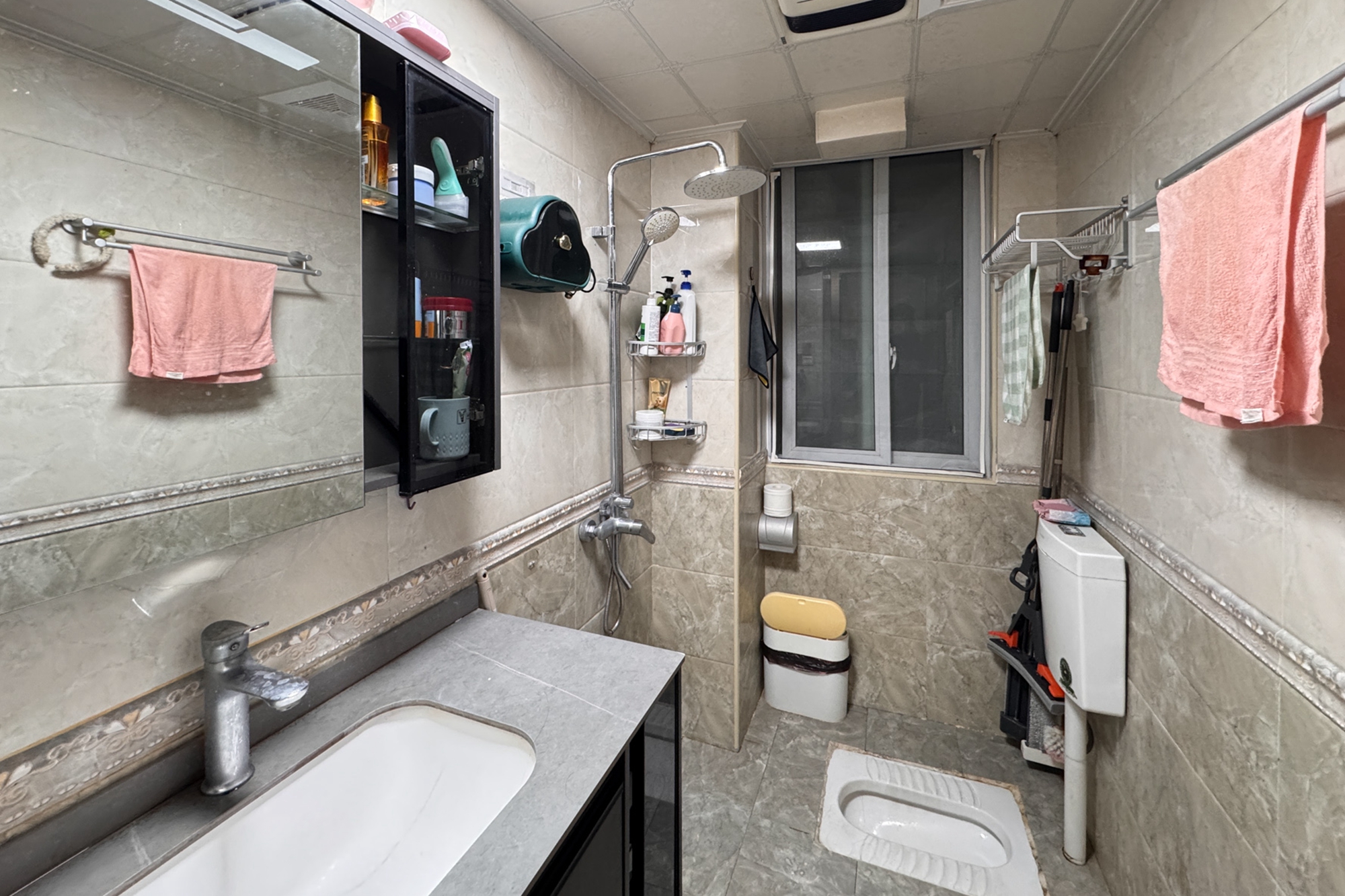 泊林晶城  2室1厅1卫    52.8万 泊林晶城  2室1厅1卫    52.8万卫生间