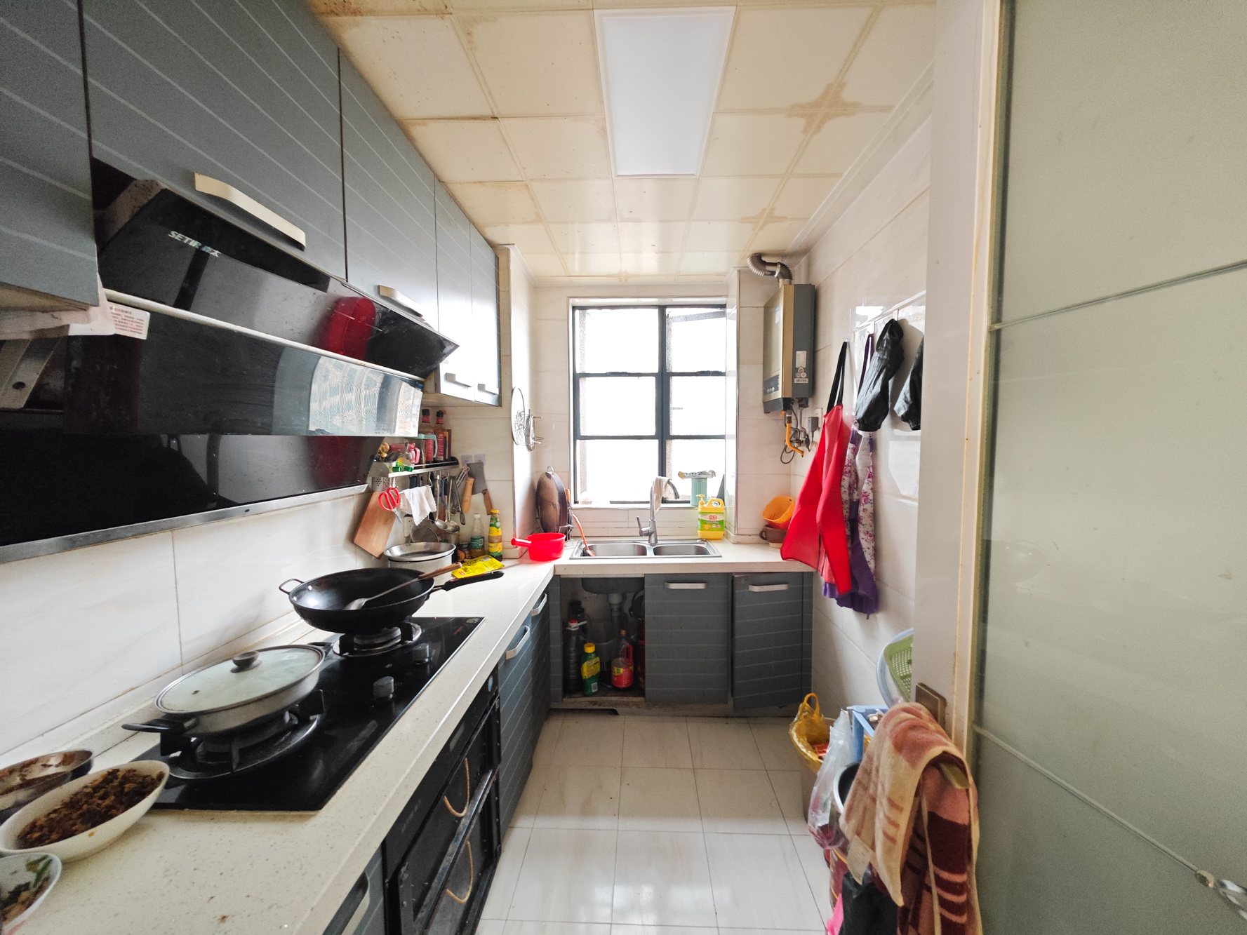 富春山  4室2厅2卫    86.0万 富春山  4室2厅2卫    86.0万厨房