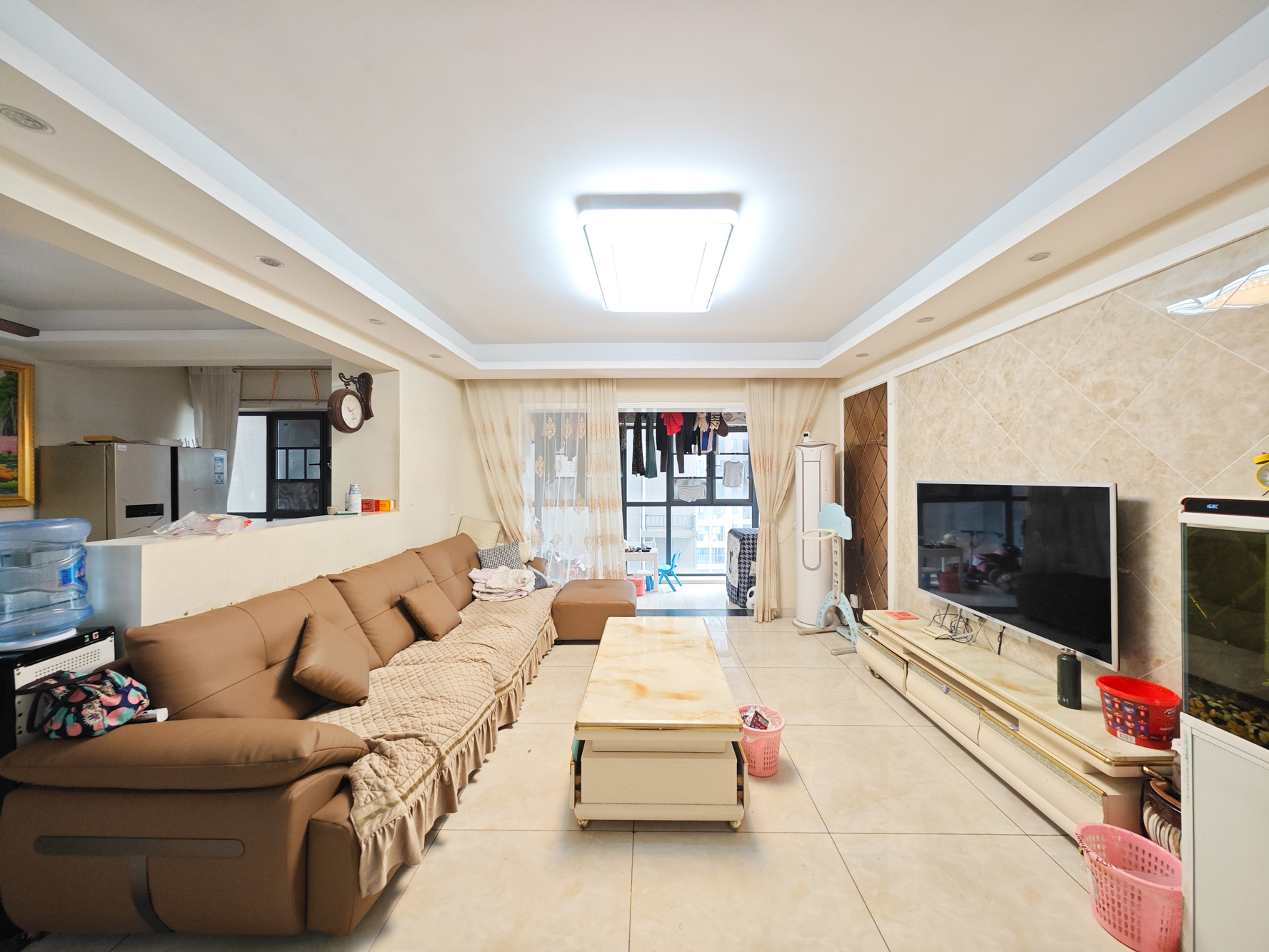 富春山  4室2厅2卫    86.0万 富春山  4室2厅2卫    86.0万客厅