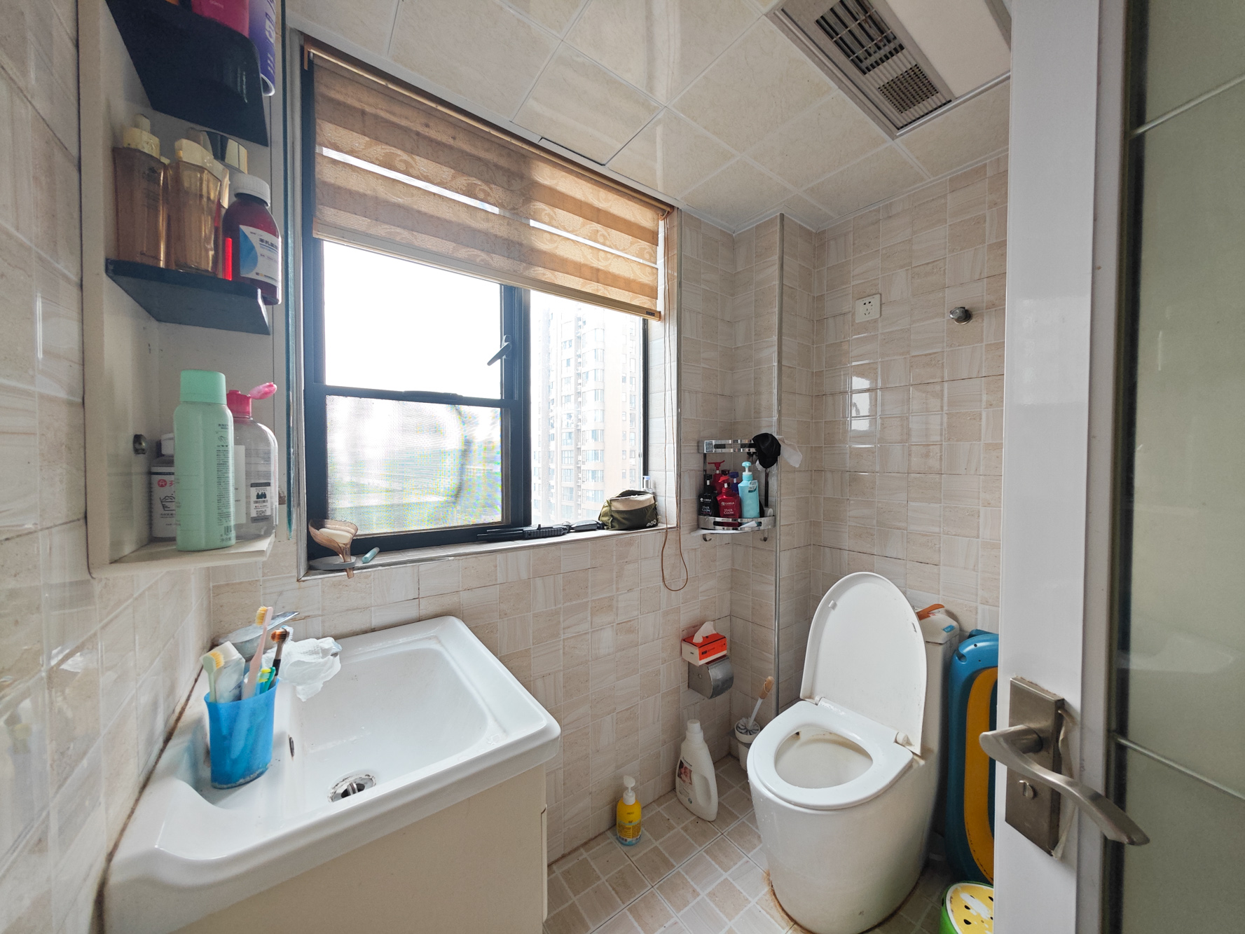 富春山  4室2厅2卫    86.0万 富春山  4室2厅2卫    86.0万卫生间