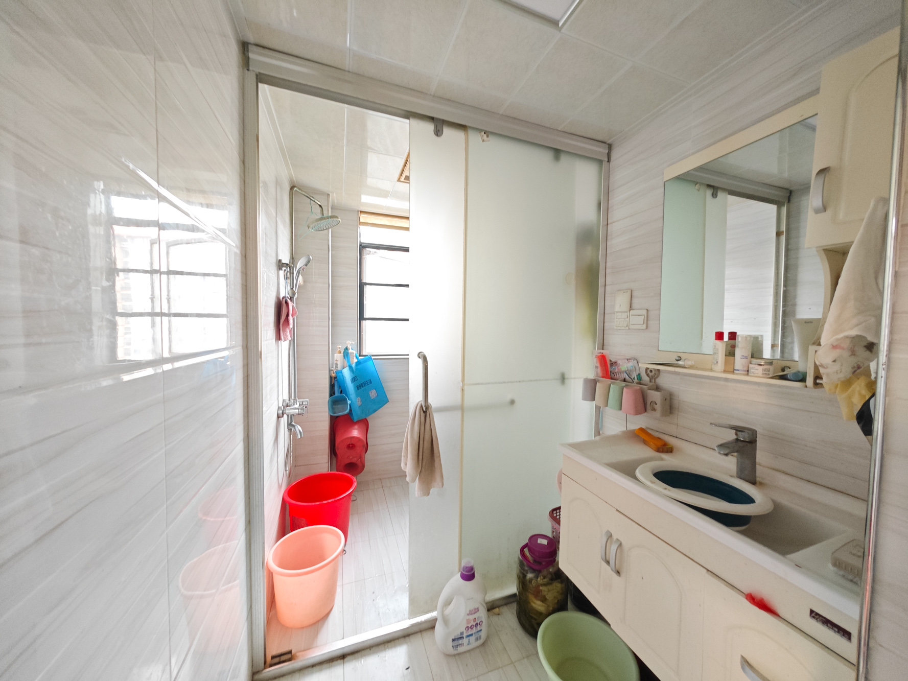 富春山  4室2厅2卫    86.0万 富春山  4室2厅2卫    86.0万卫生间