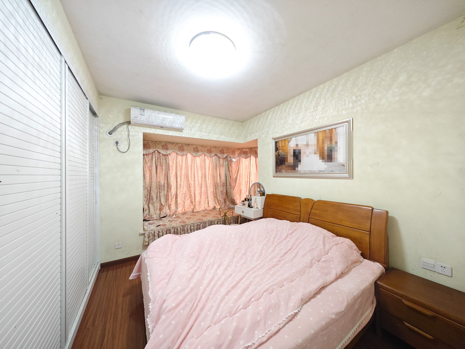 富春山  4室2厅2卫    86.0万 富春山  4室2厅2卫    86.0万卧室