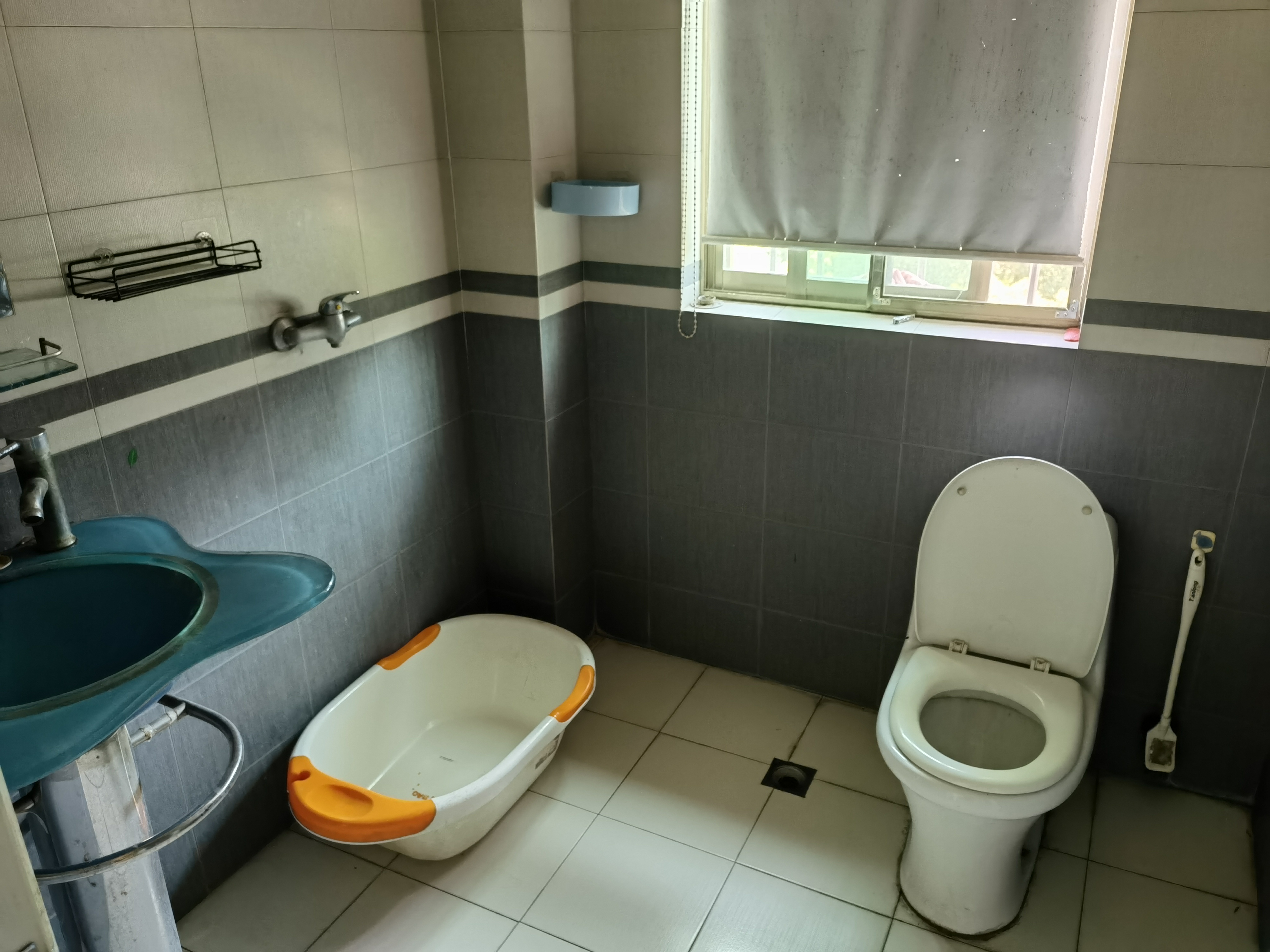 香草园  3室2厅2卫    1500.0元/月 香草园  3室2厅2卫    1500.0元/月室内图