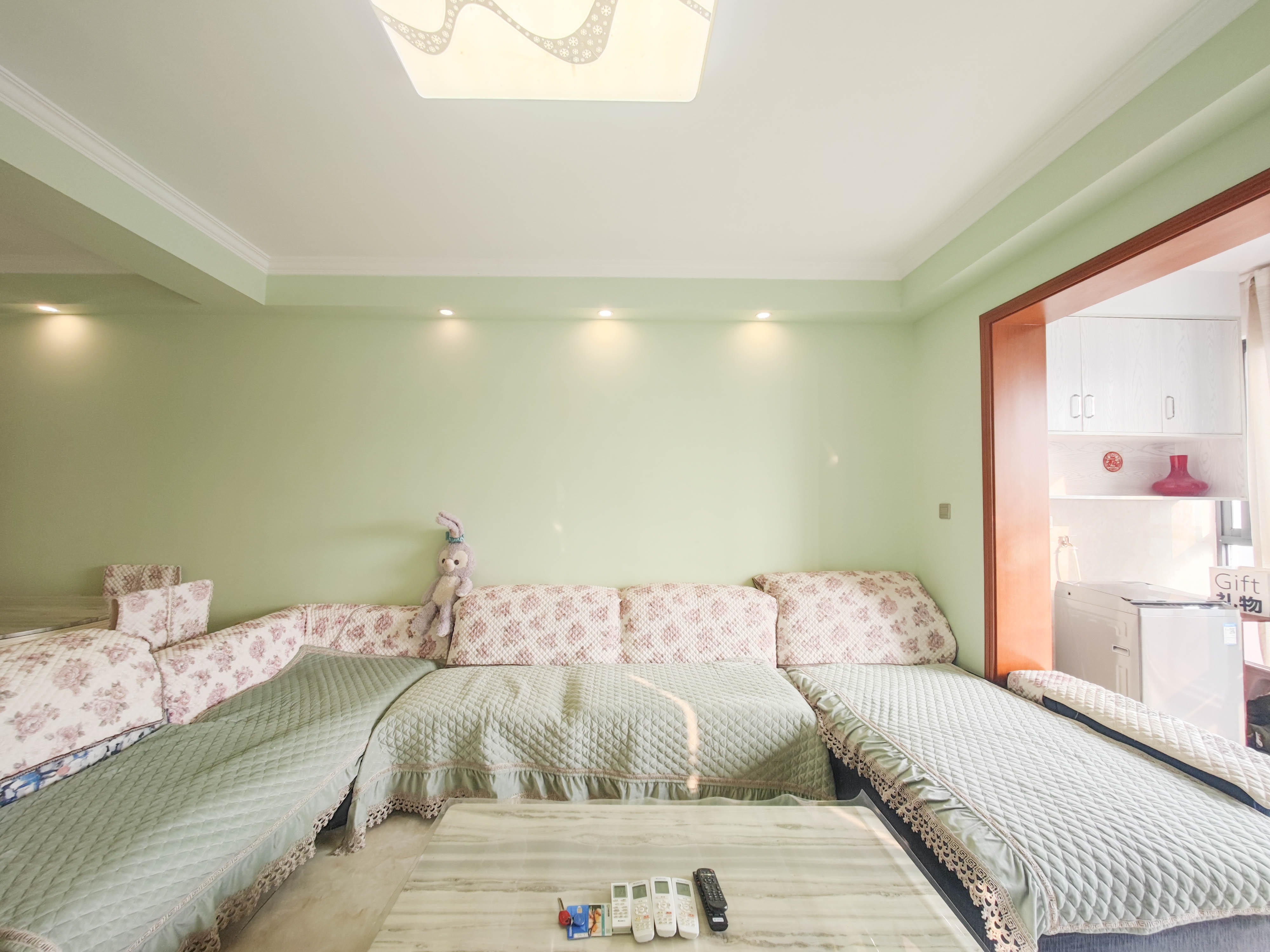 华银天际 3室2厅1卫 98.0万 华银天际 3室2厅1卫 98.0万客厅