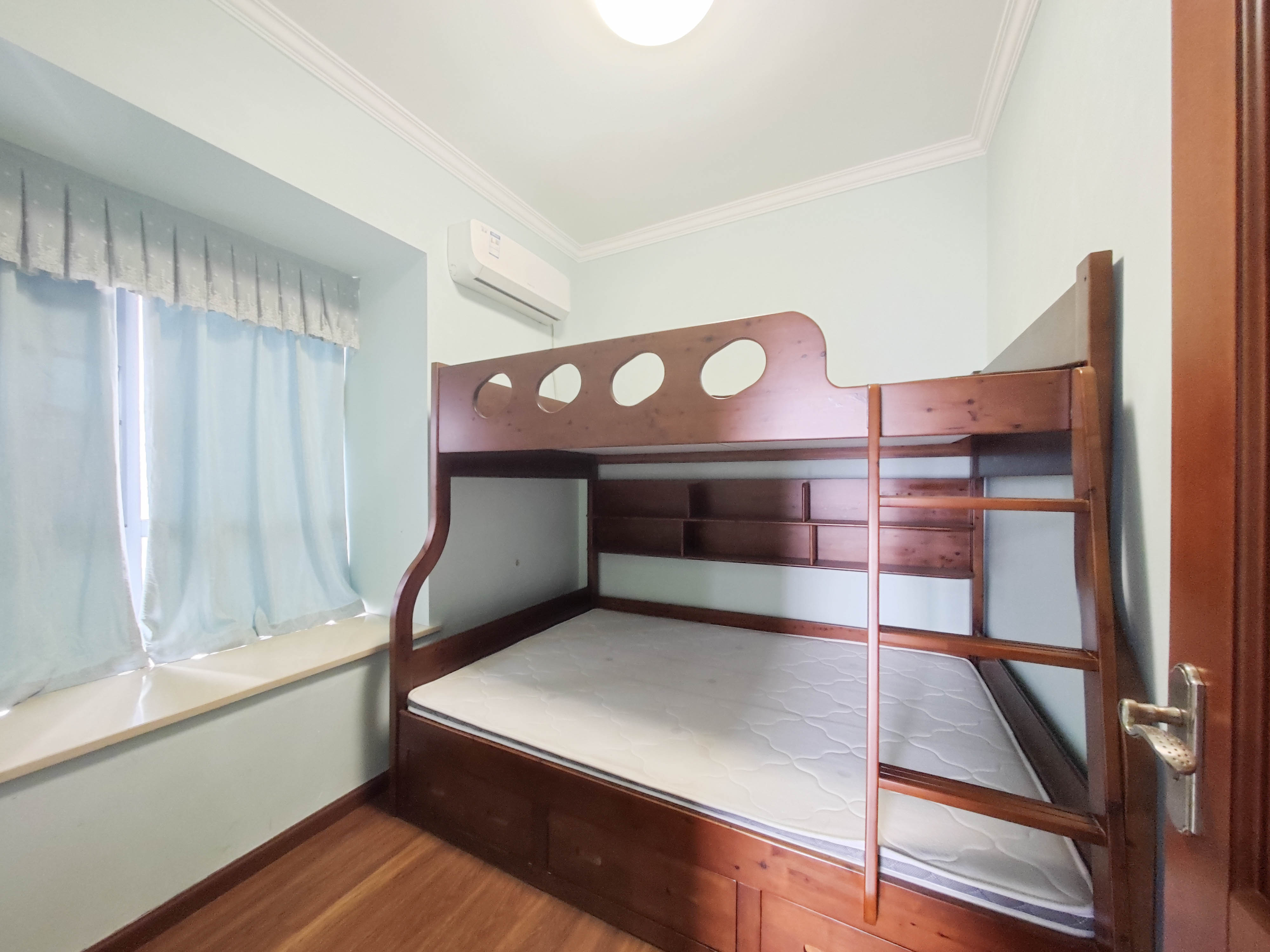 华银天际 3室2厅1卫 98.0万 华银天际 3室2厅1卫 98.0万卧室