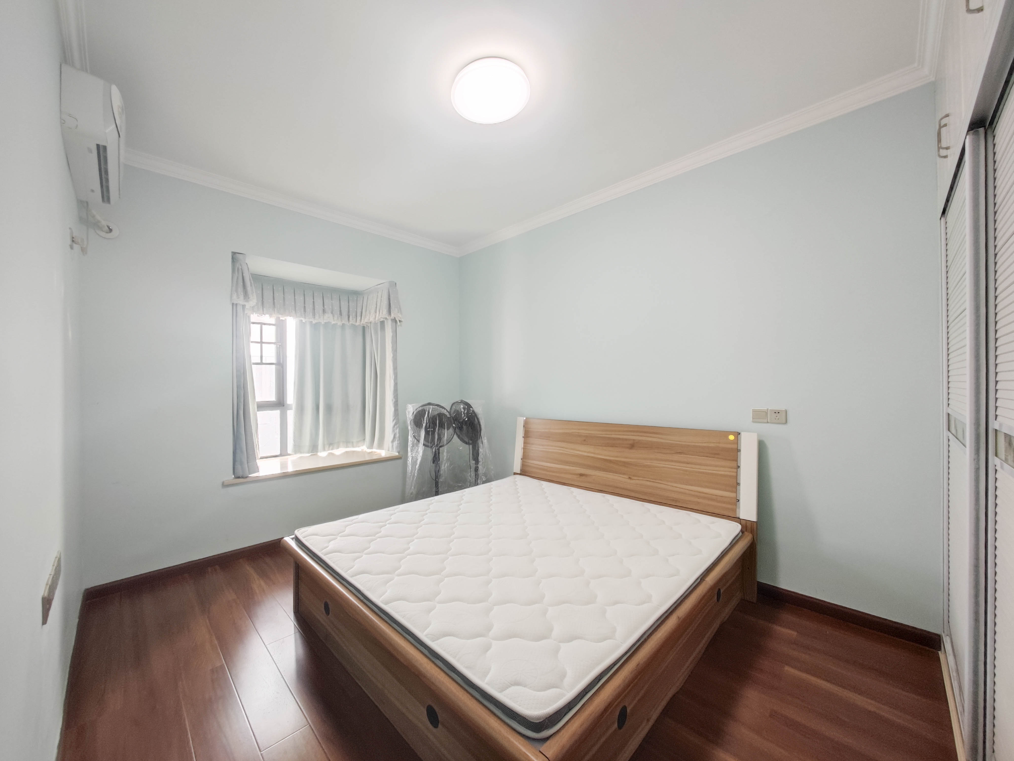 华银天际 3室2厅1卫 98.0万 华银天际 3室2厅1卫 98.0万卧室