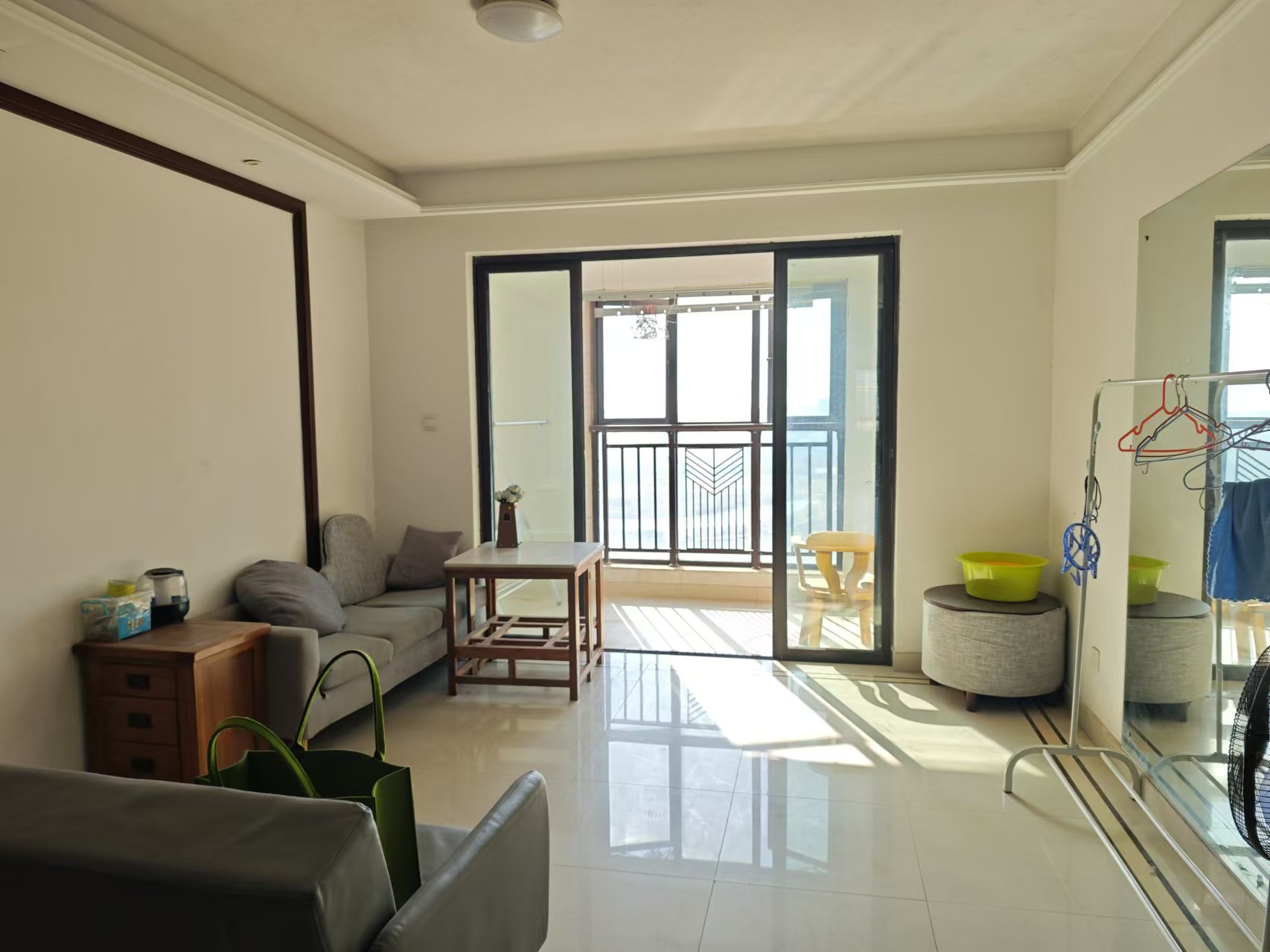 中海国际三期 3室2厅2卫 2200.0元/月 中海国际三期 3室2厅2卫 2200.0元/月室内图