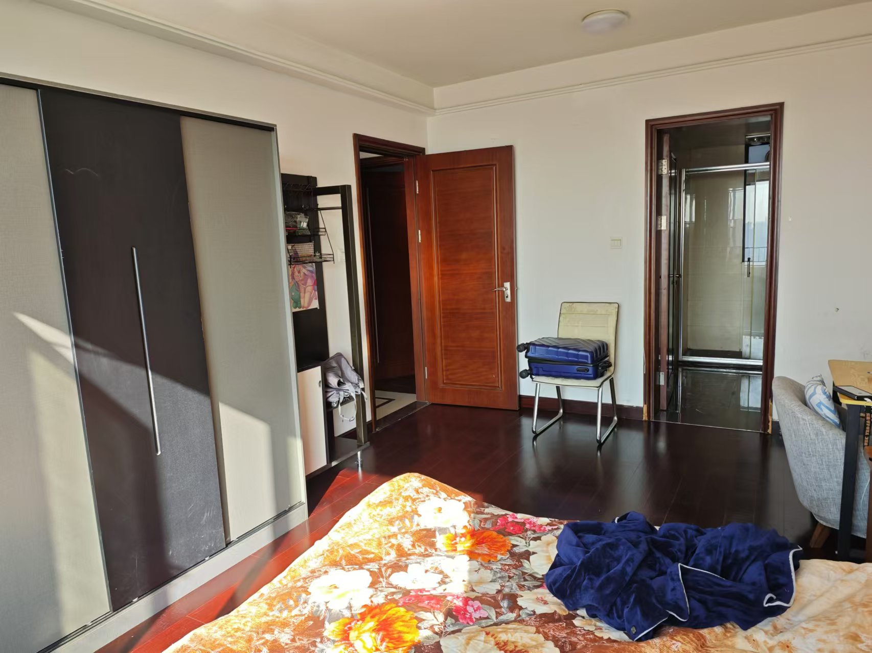 中海国际三期 3室2厅2卫 2200.0元/月 中海国际三期 3室2厅2卫 2200.0元/月室内图