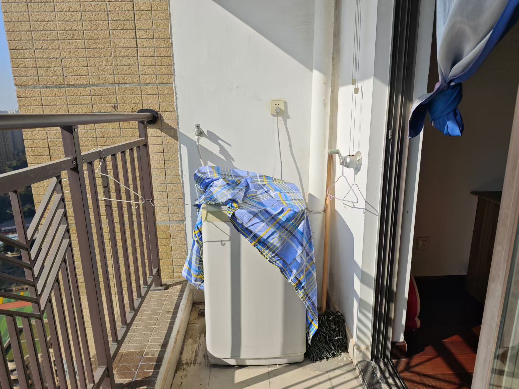 中海国际三期 3室2厅2卫 2200.0元/月 中海国际三期 3室2厅2卫 2200.0元/月室内图