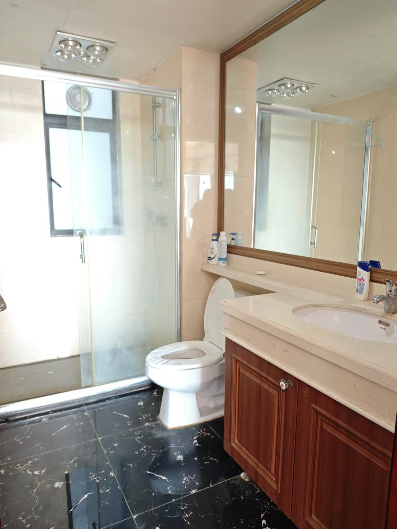 中海国际三期 3室2厅2卫 2200.0元/月 中海国际三期 3室2厅2卫 2200.0元/月室内图