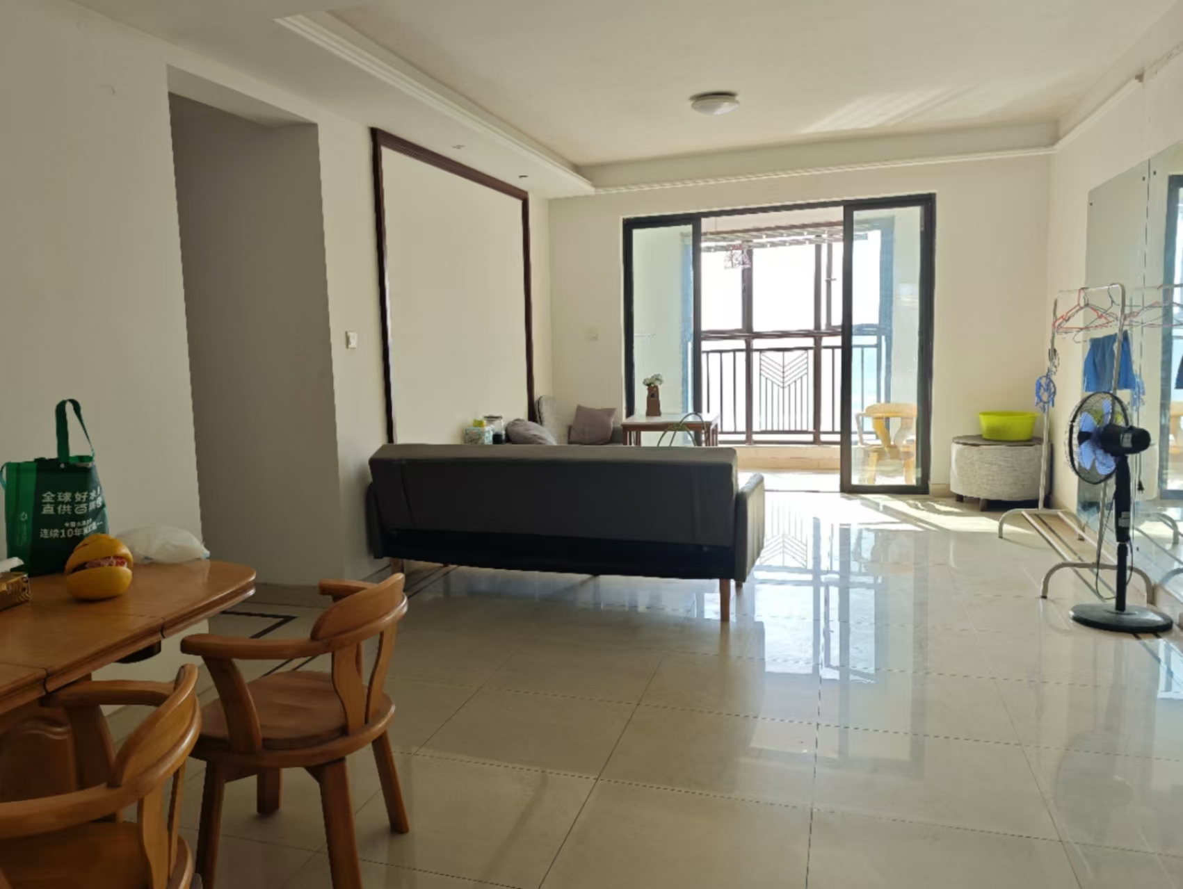 中海国际三期 3室2厅2卫 2200.0元/月 中海国际三期 3室2厅2卫 2200.0元/月室内图