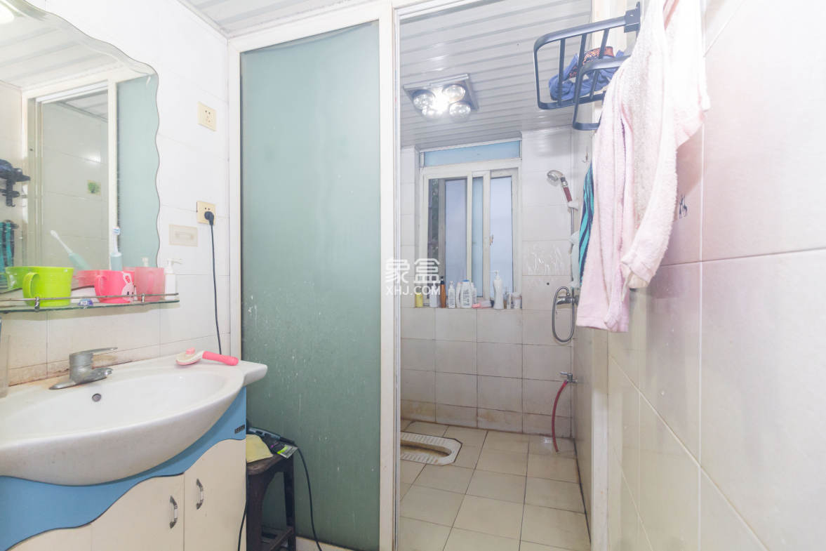 泉塘小区  3室2厅2卫    45.0万 泉塘小区  3室2厅2卫    45.0万卫生间