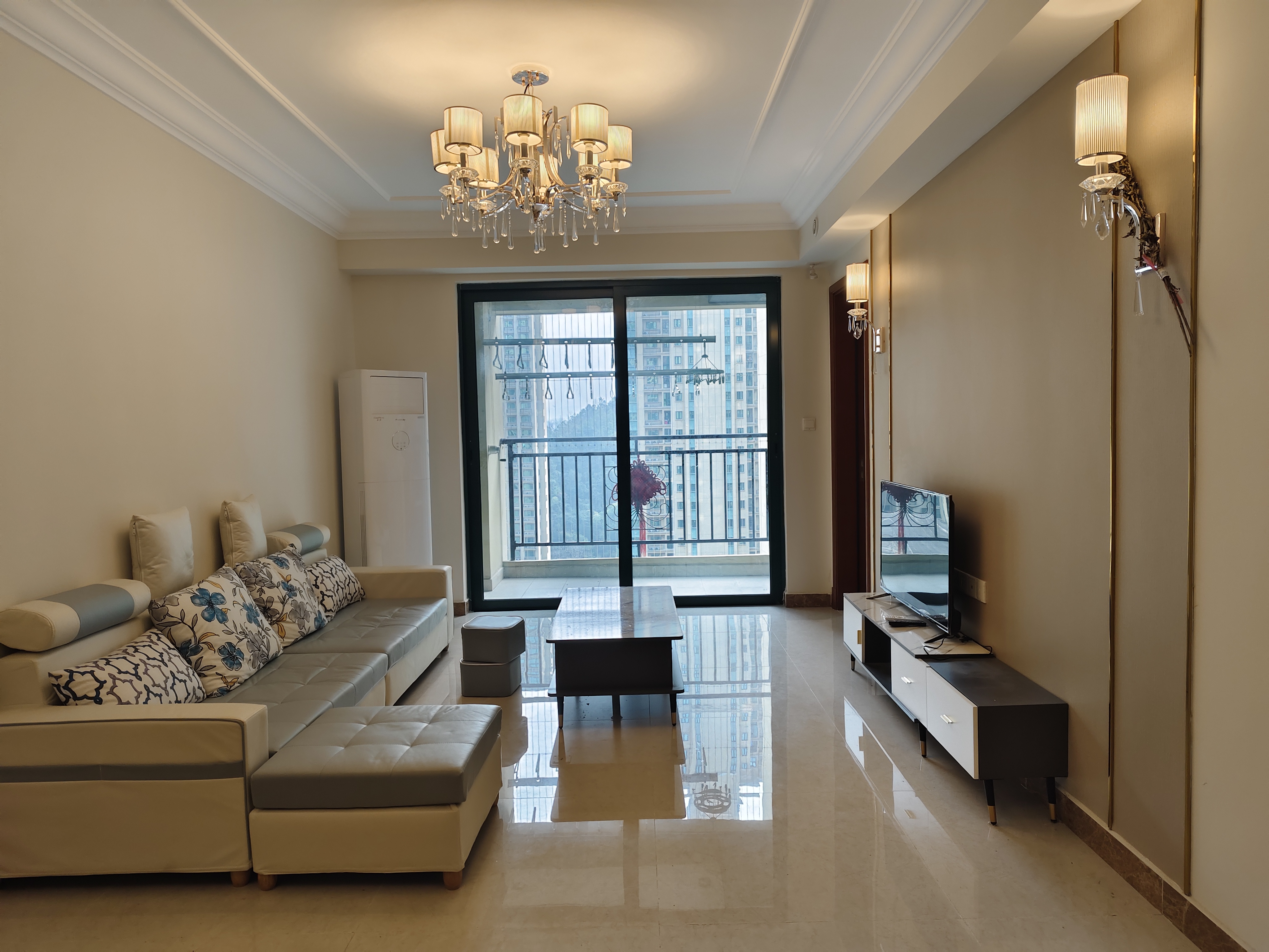 恒大绿洲 2室2厅1卫 1600.0元/月 恒大绿洲 2室2厅1卫 1600.0元/月室内图